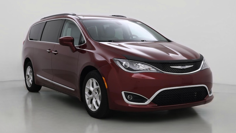 2017 Chrysler Pacifica Touring L Hero Image