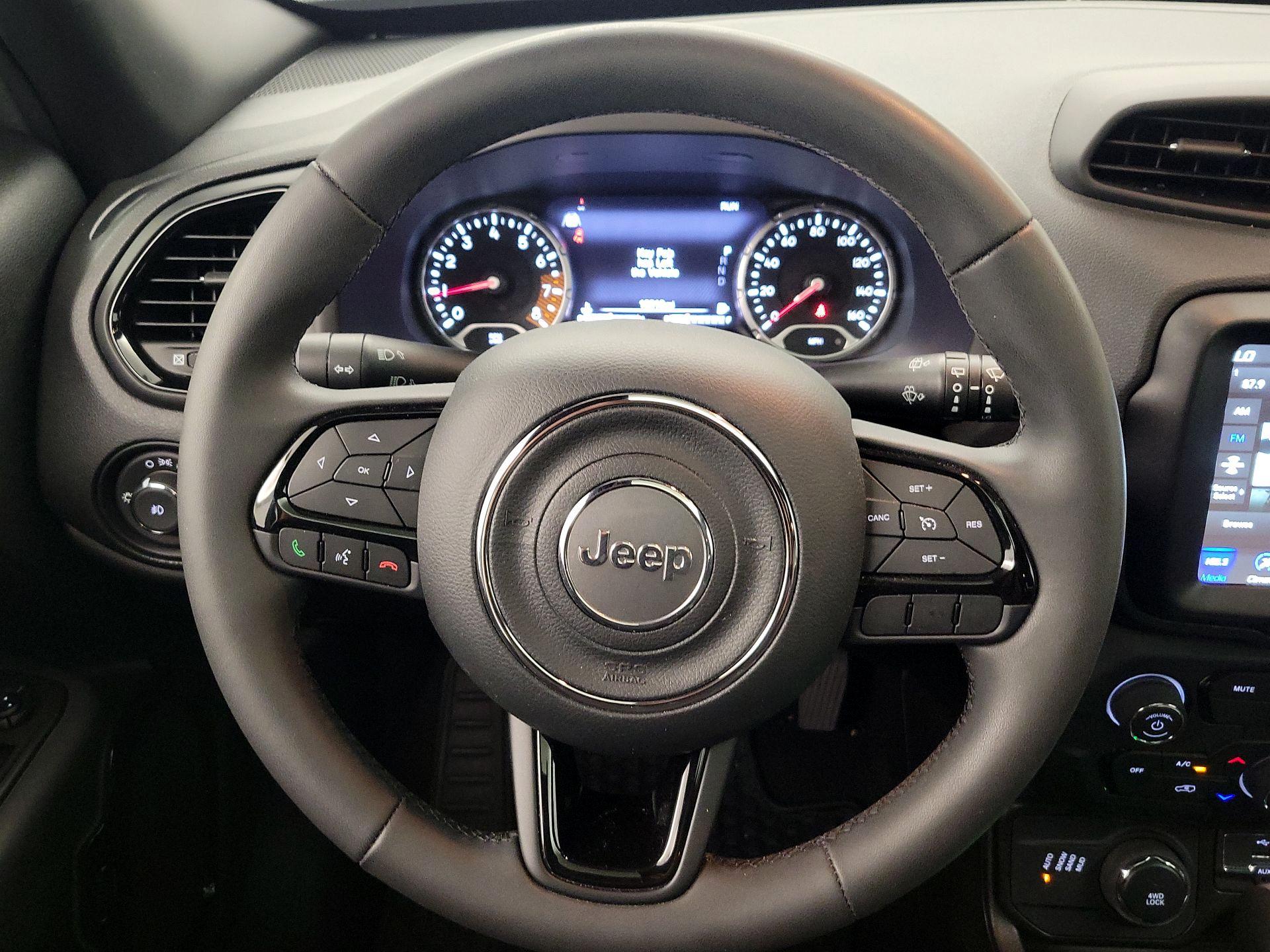 Thumbnail: 2022 Jeep Renegade - 10