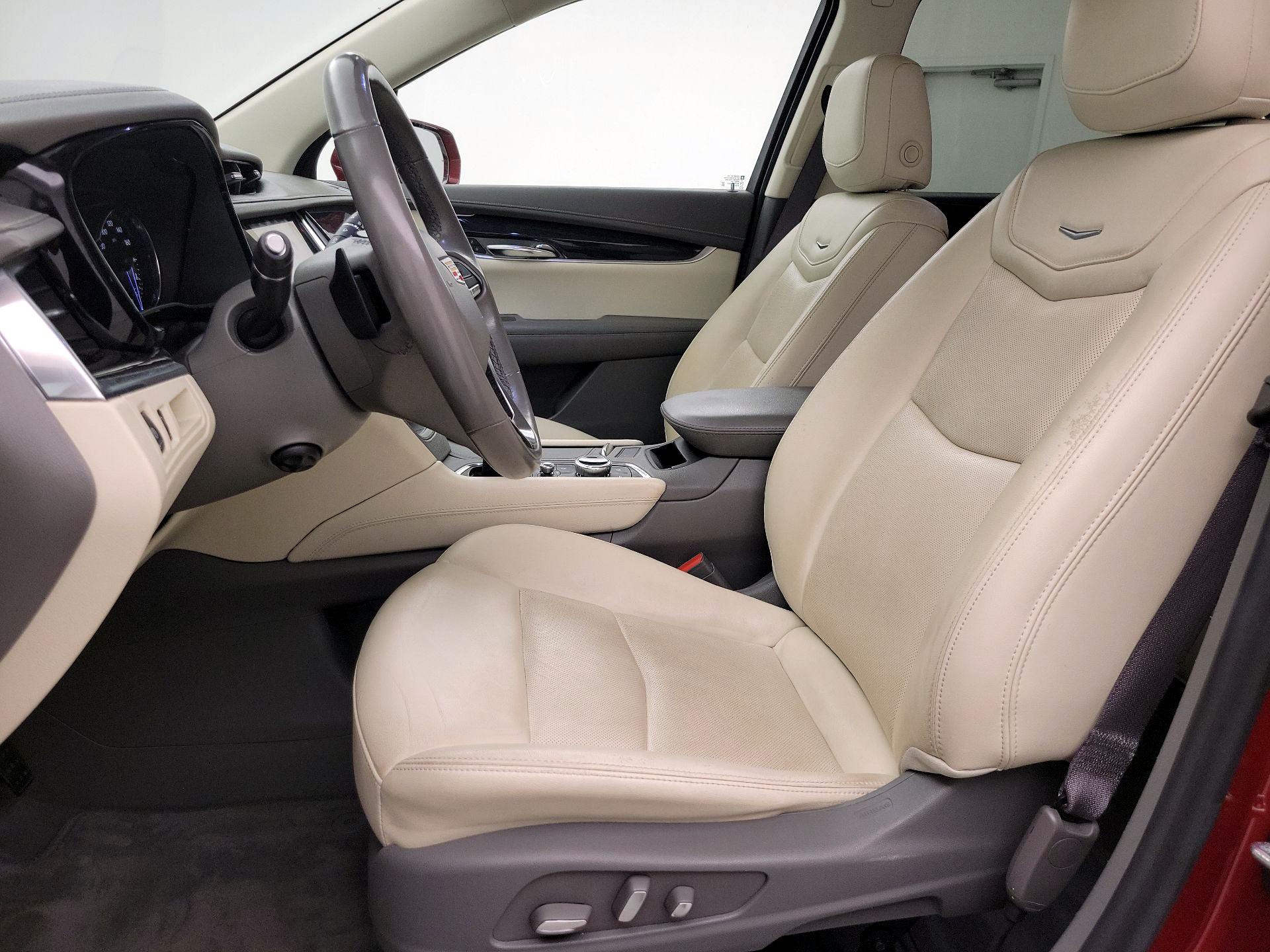 Thumbnail: 2020 Cadillac XT6 - 11
