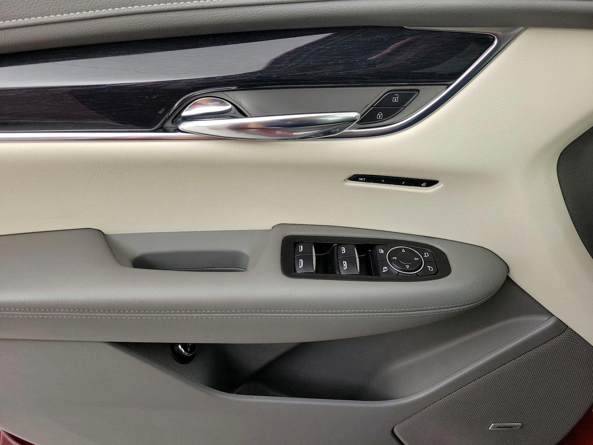 Thumbnail: 2020 Cadillac XT6 - 12