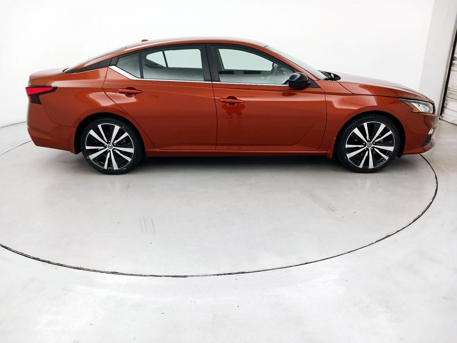 Thumbnail: 2022 Nissan Altima - 4