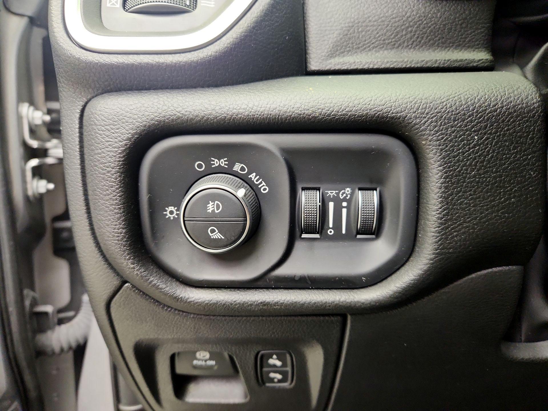 Thumbnail: 2025 RAM 1500 - 13