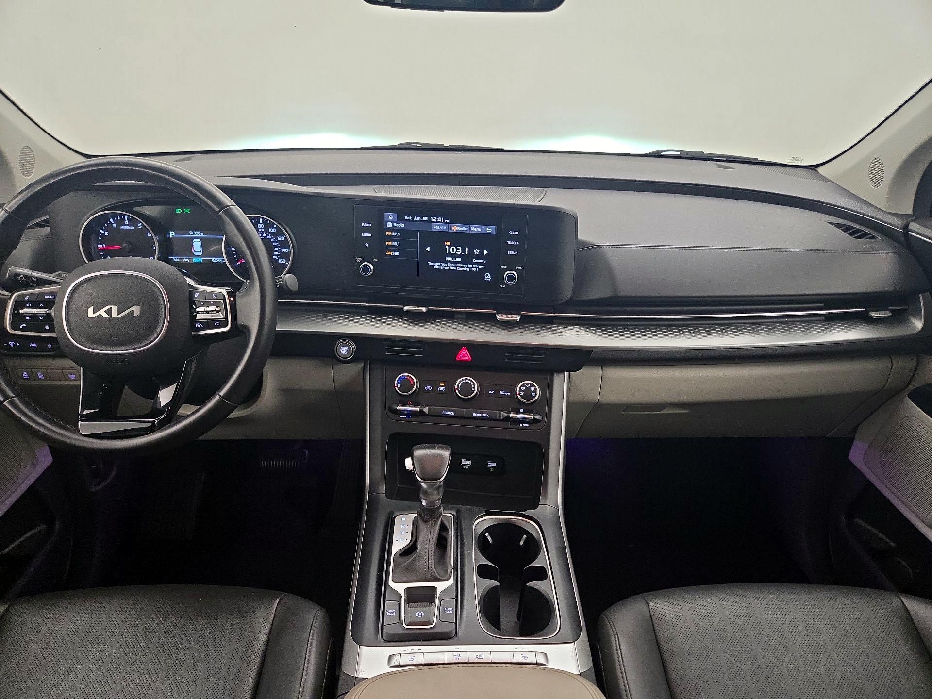Thumbnail: 2022 Kia Carnival - 9