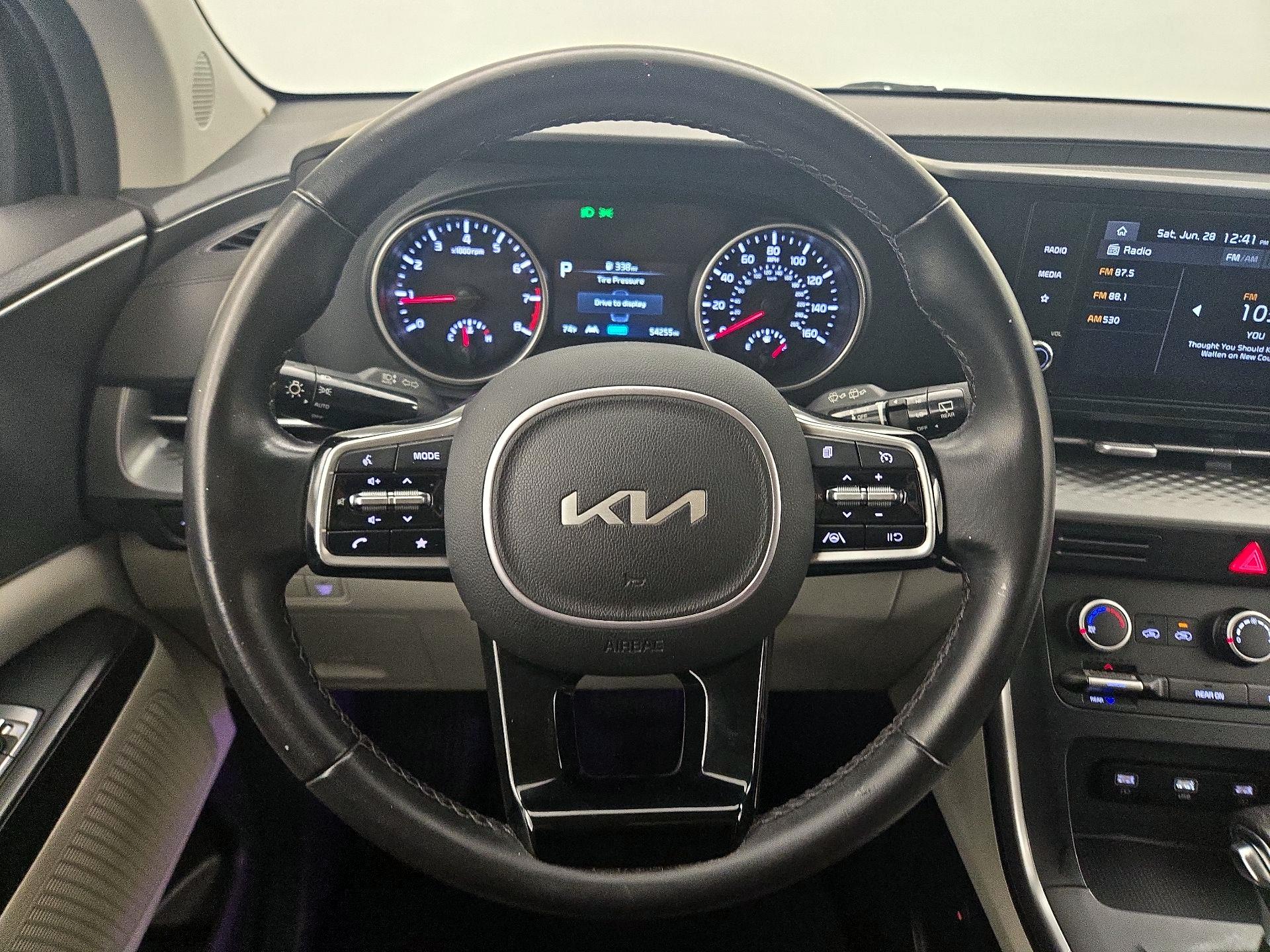 Thumbnail: 2022 Kia Carnival - 10
