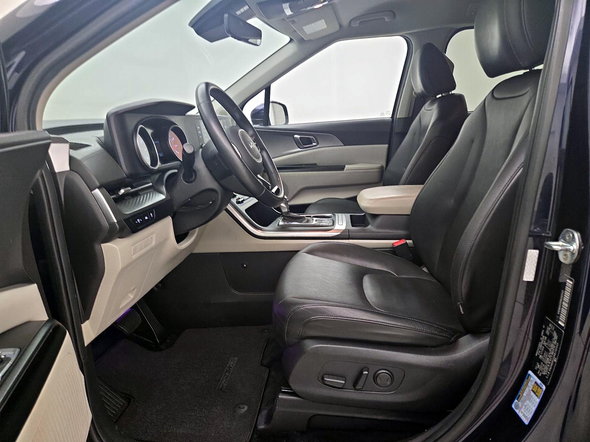 Thumbnail: 2022 Kia Carnival - 11