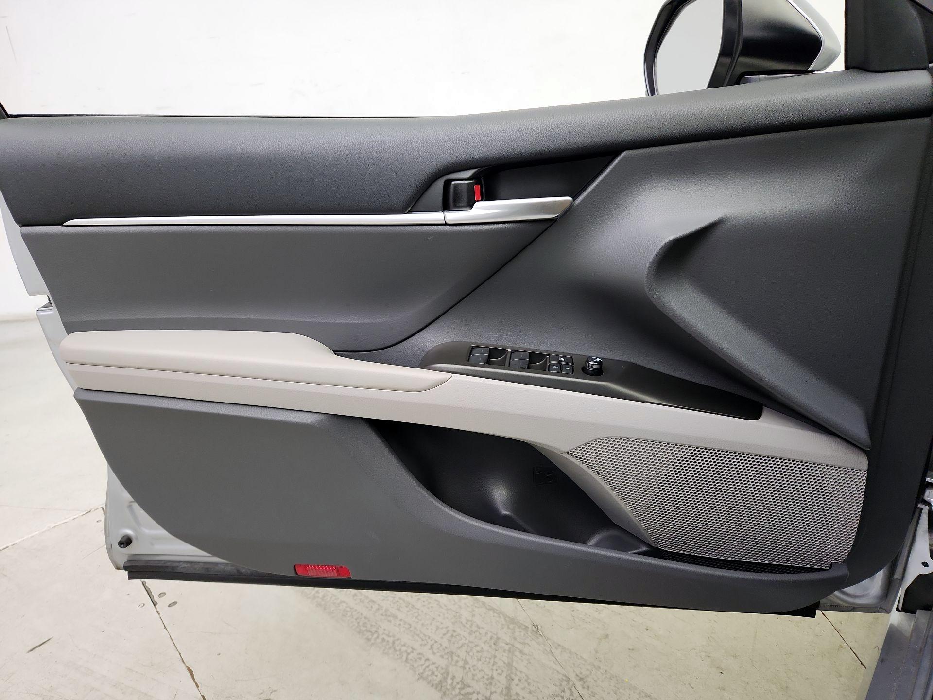 Thumbnail: 2023 Toyota Camry - 12