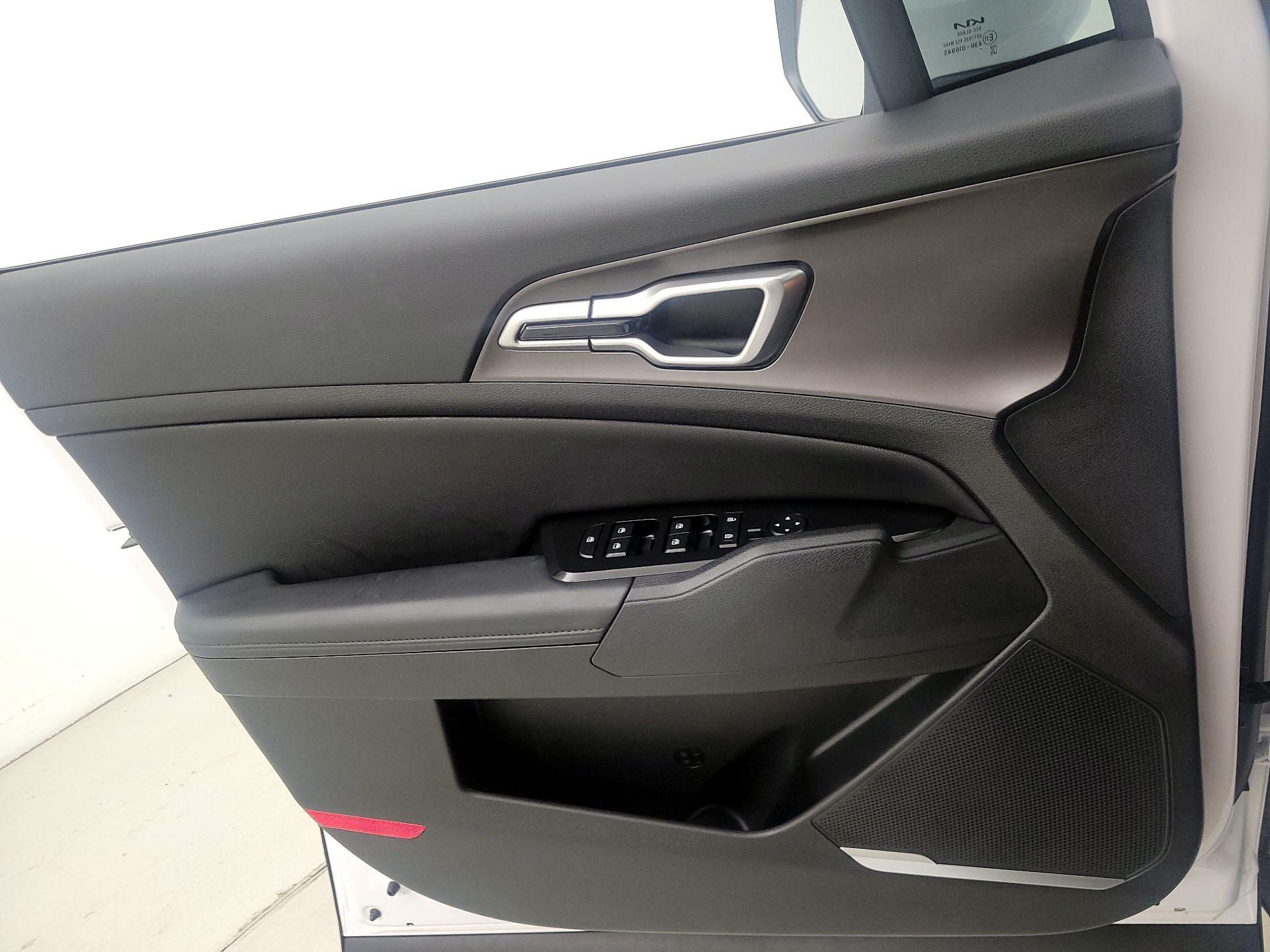 Thumbnail: 2024 Kia Sportage - 12