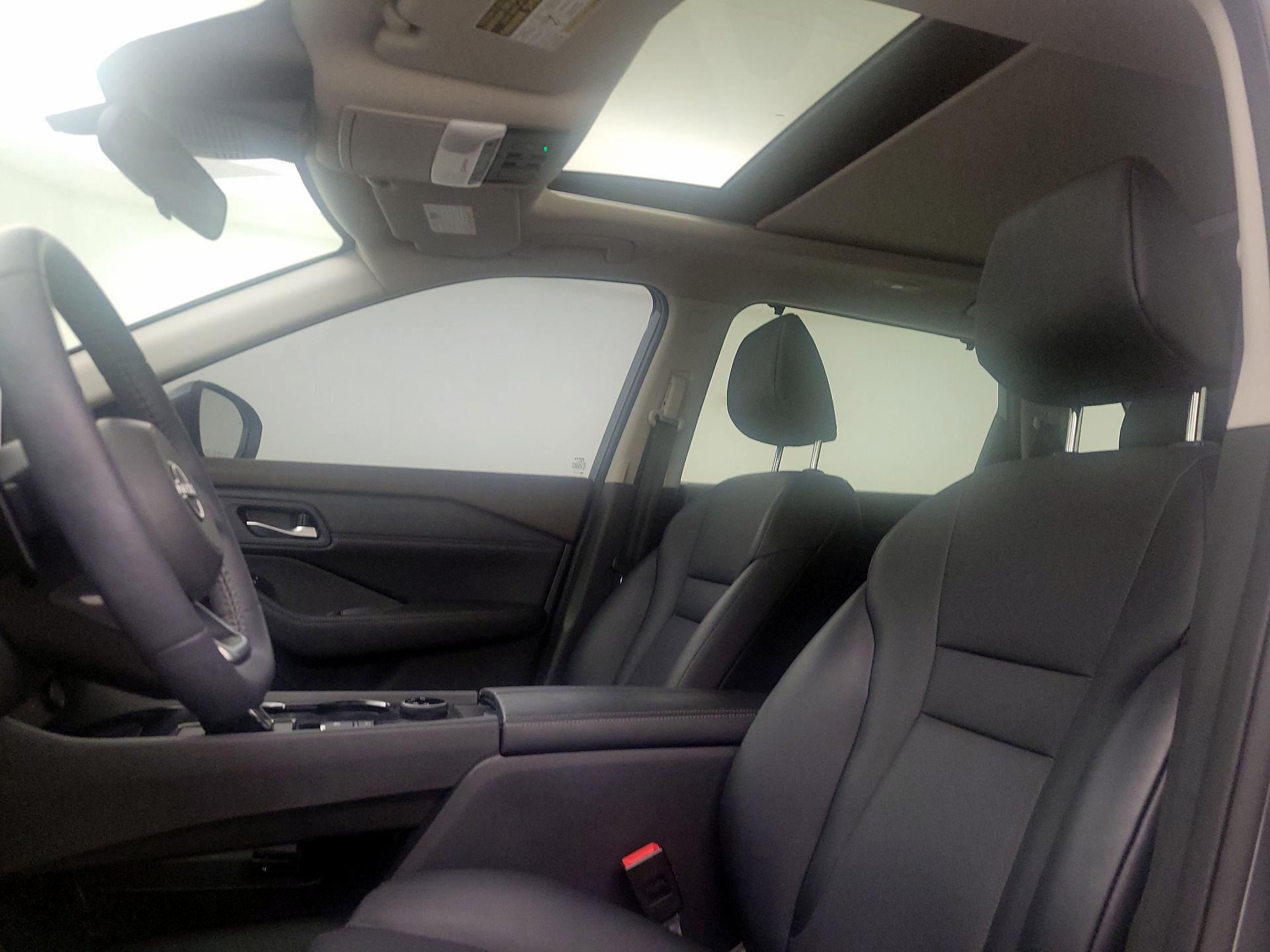 Thumbnail: 2023 Nissan Rogue - 19