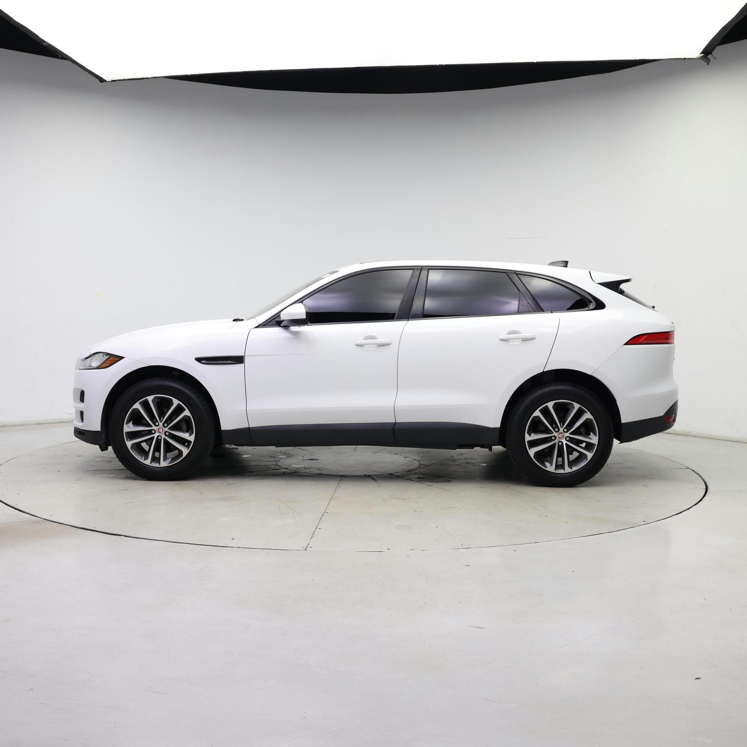 Thumbnail: 2020 Jaguar F-Pace - 3