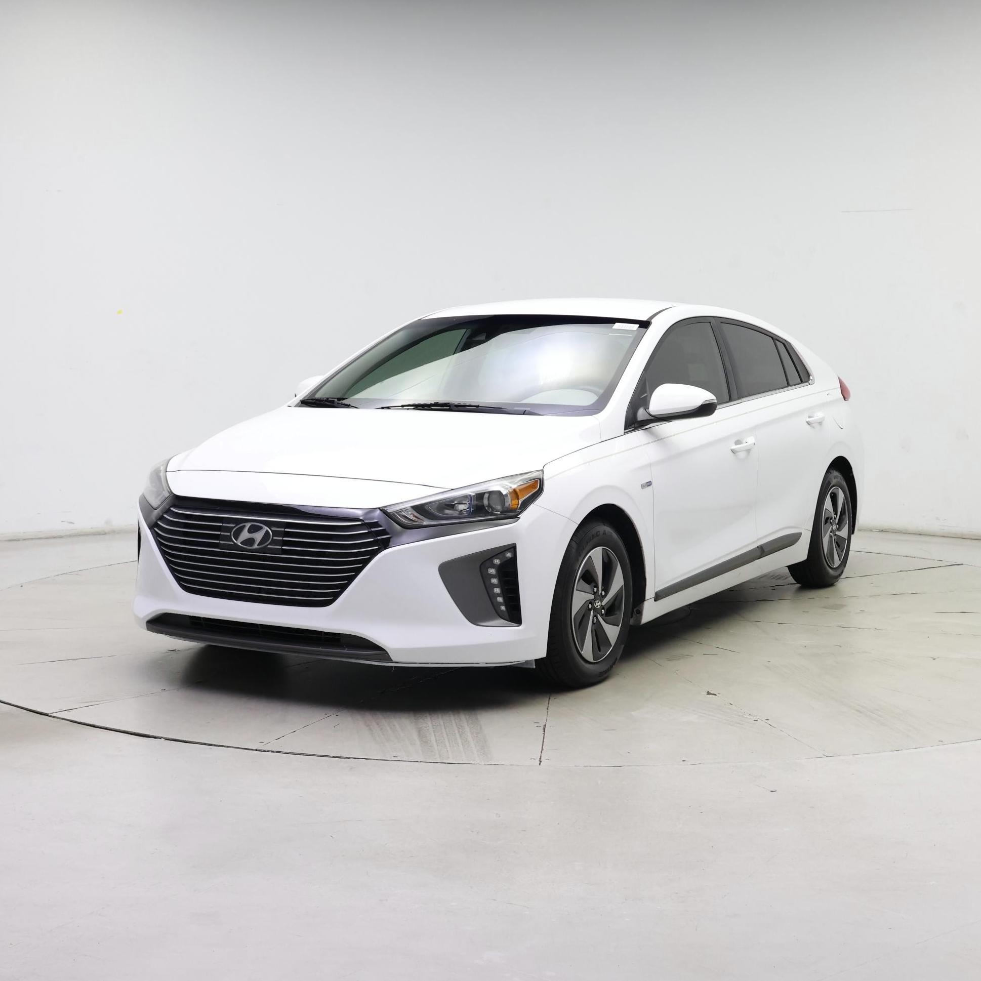 Thumbnail: 2019 Hyundai Ioniq - 4
