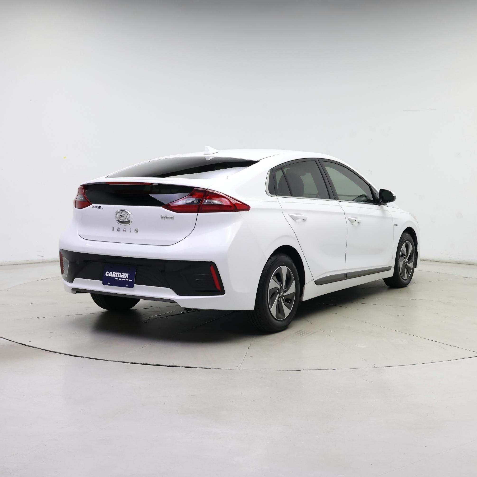 Thumbnail: 2019 Hyundai Ioniq - 8