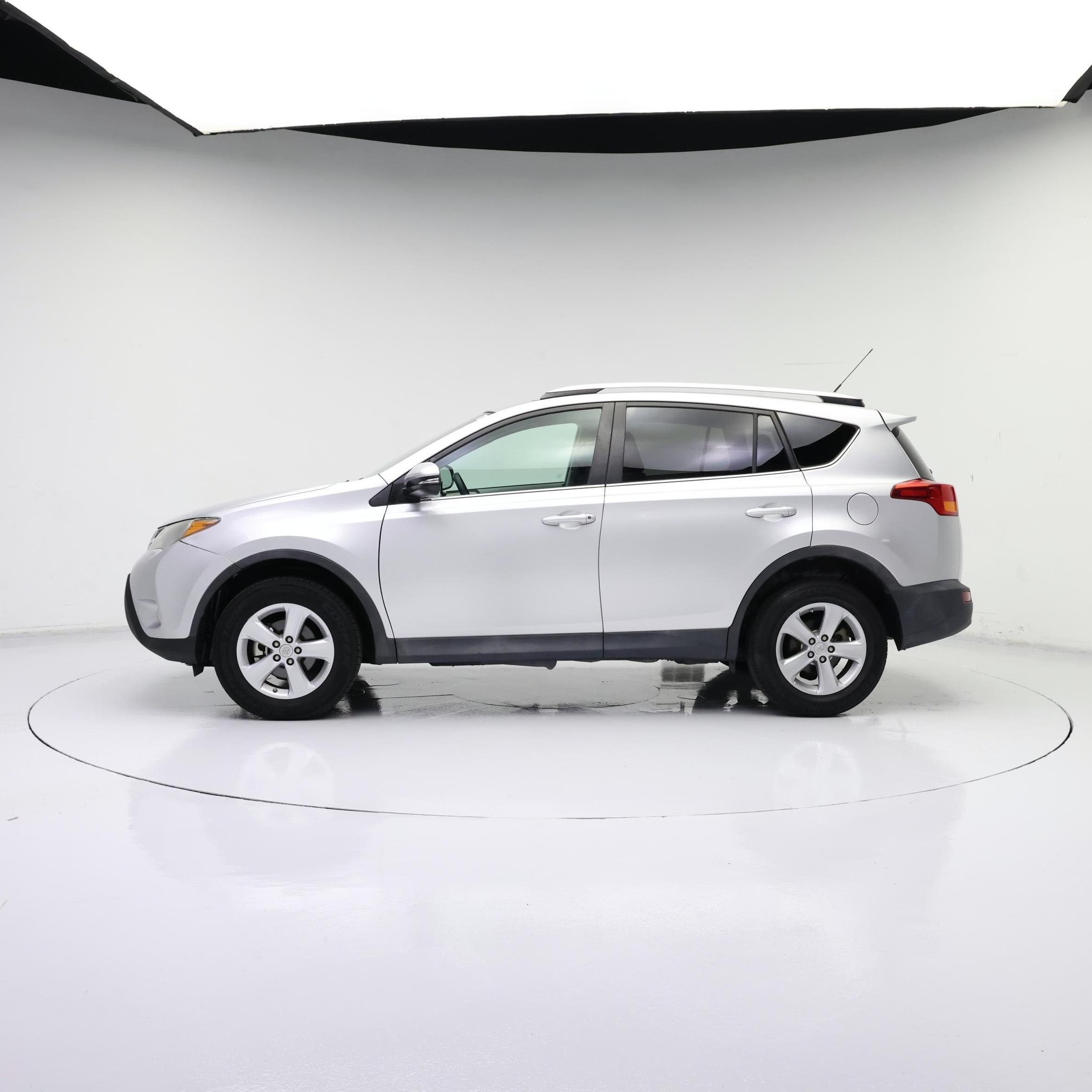 Thumbnail: 2013 Toyota RAV4 - 3