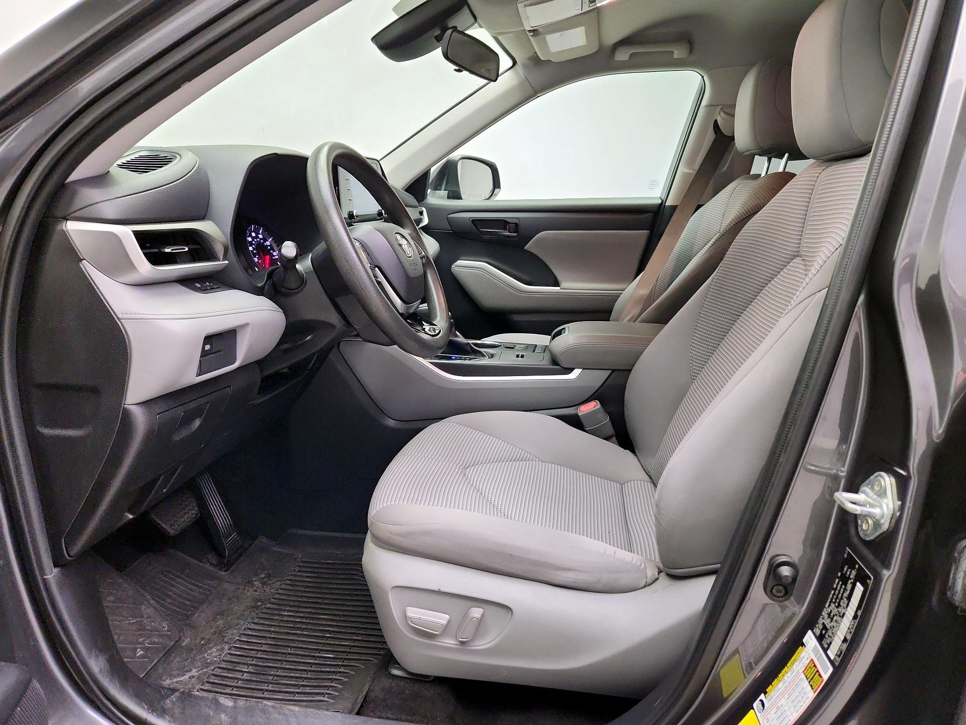 Thumbnail: 2021 Toyota Highlander - 11