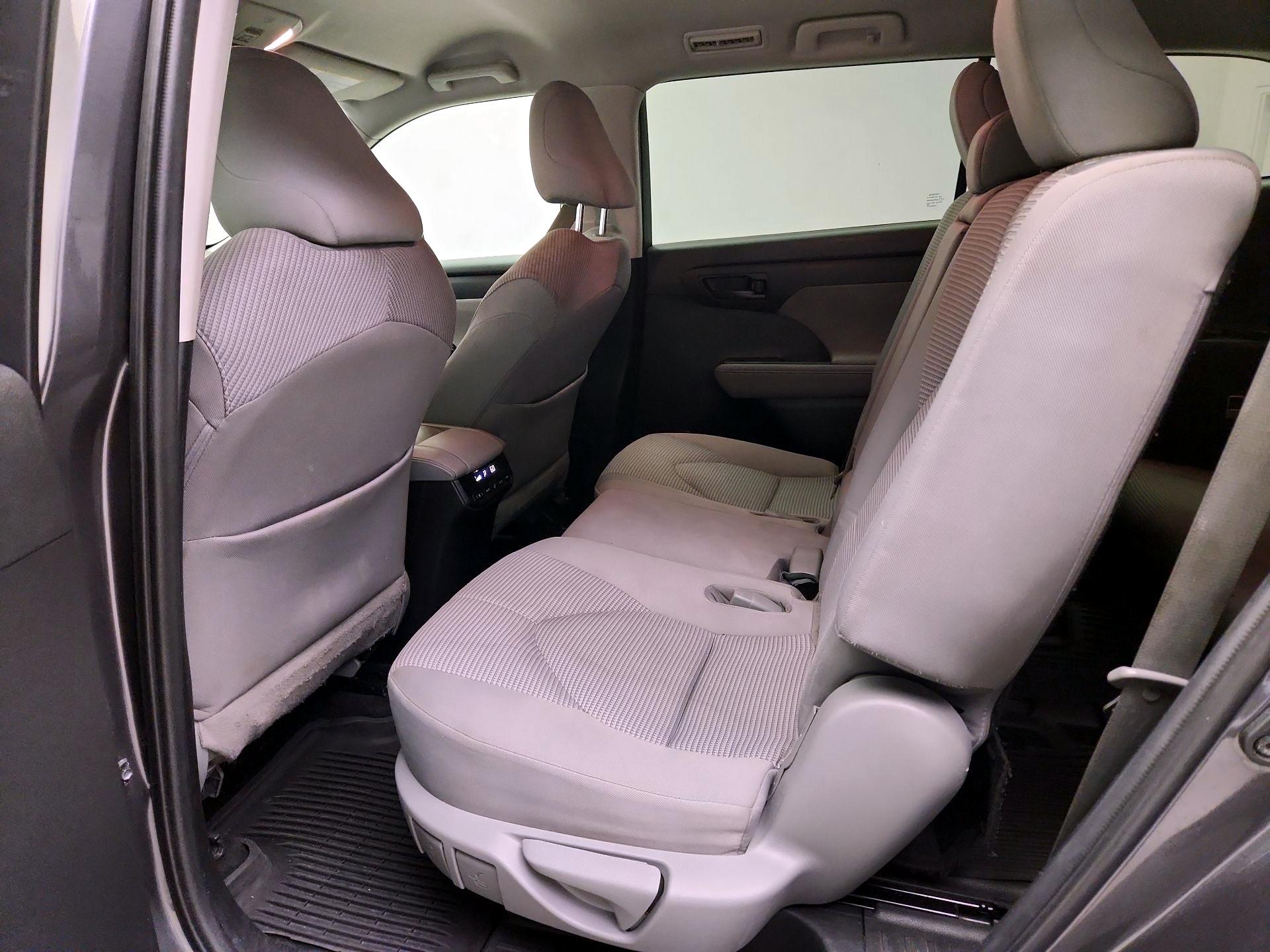 Thumbnail: 2021 Toyota Highlander - 19