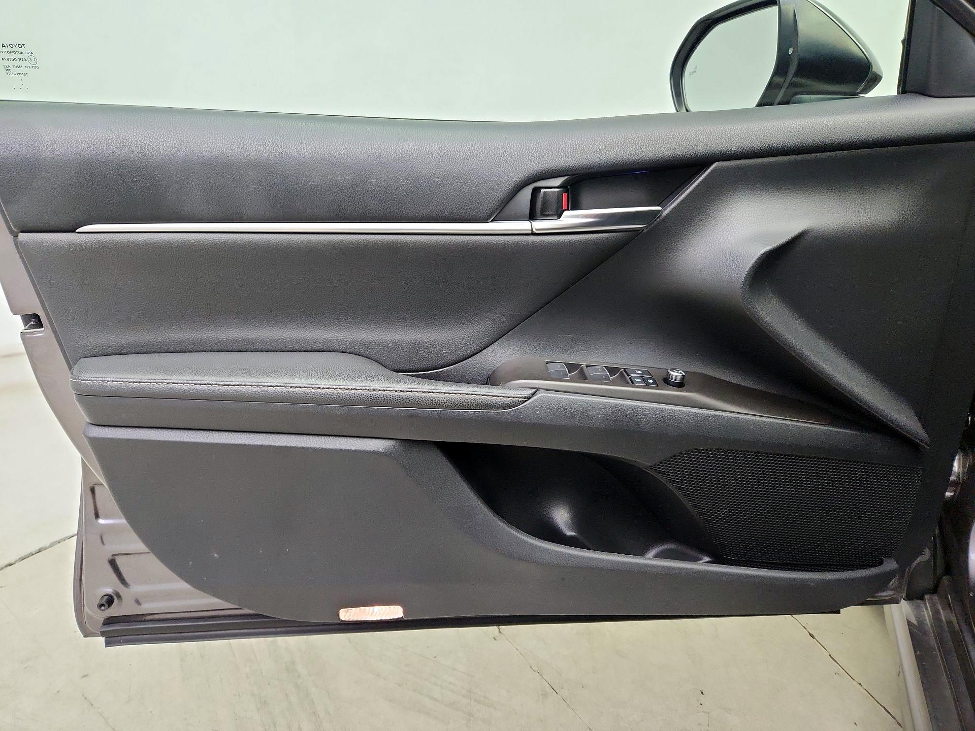 Thumbnail: 2022 Toyota Camry - 12