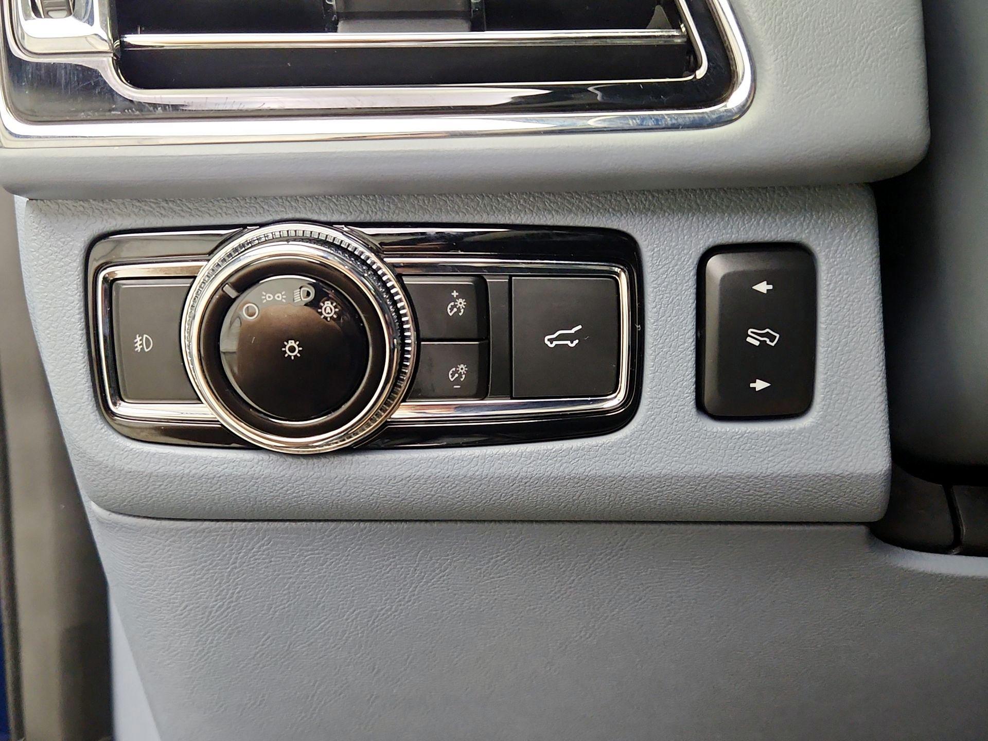 Thumbnail: 2019 Lincoln Navigator - 13