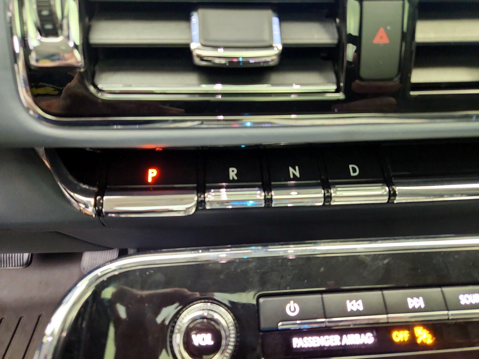 Thumbnail: 2019 Lincoln Navigator - 18