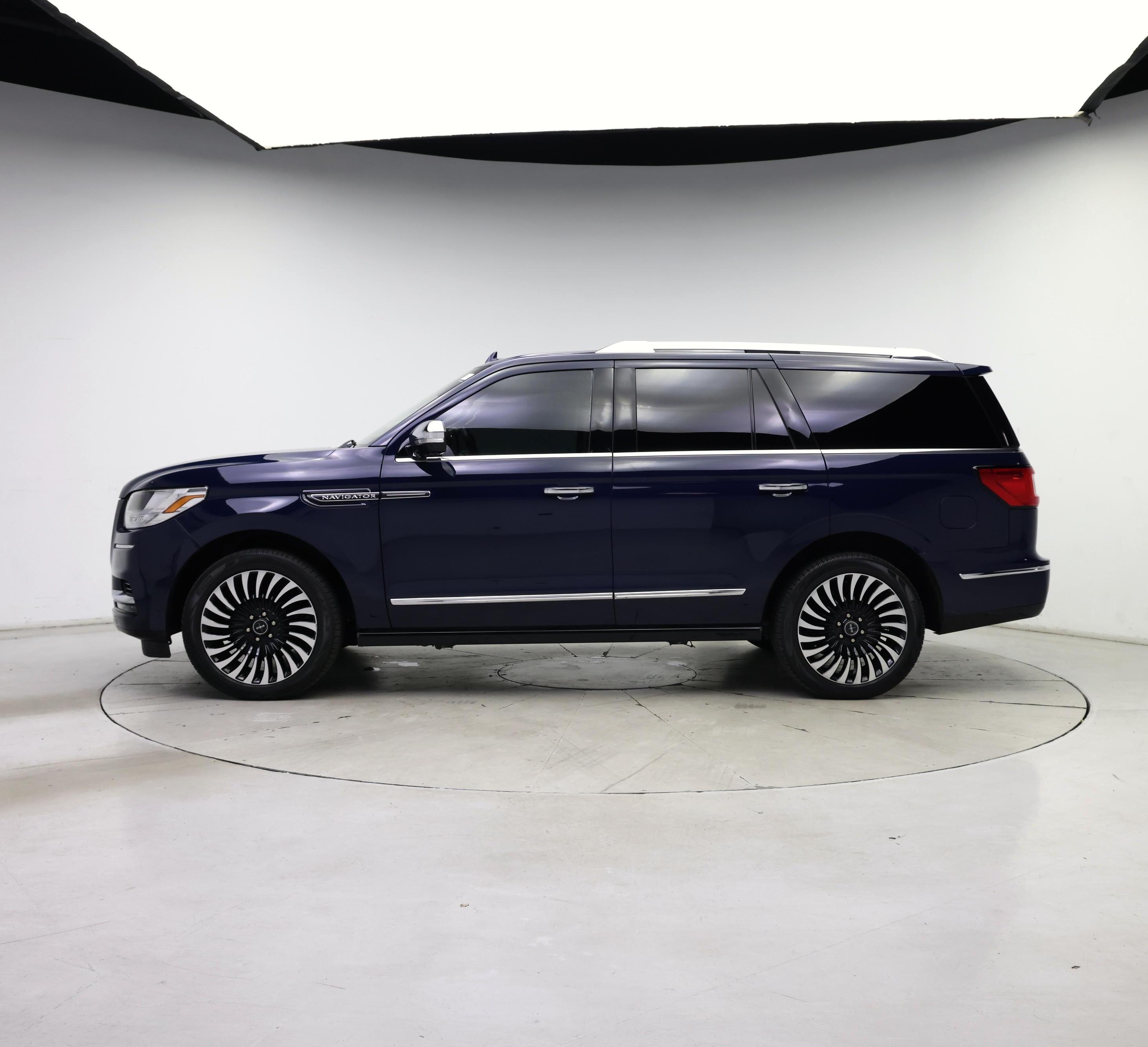 Thumbnail: 2019 Lincoln Navigator - 3