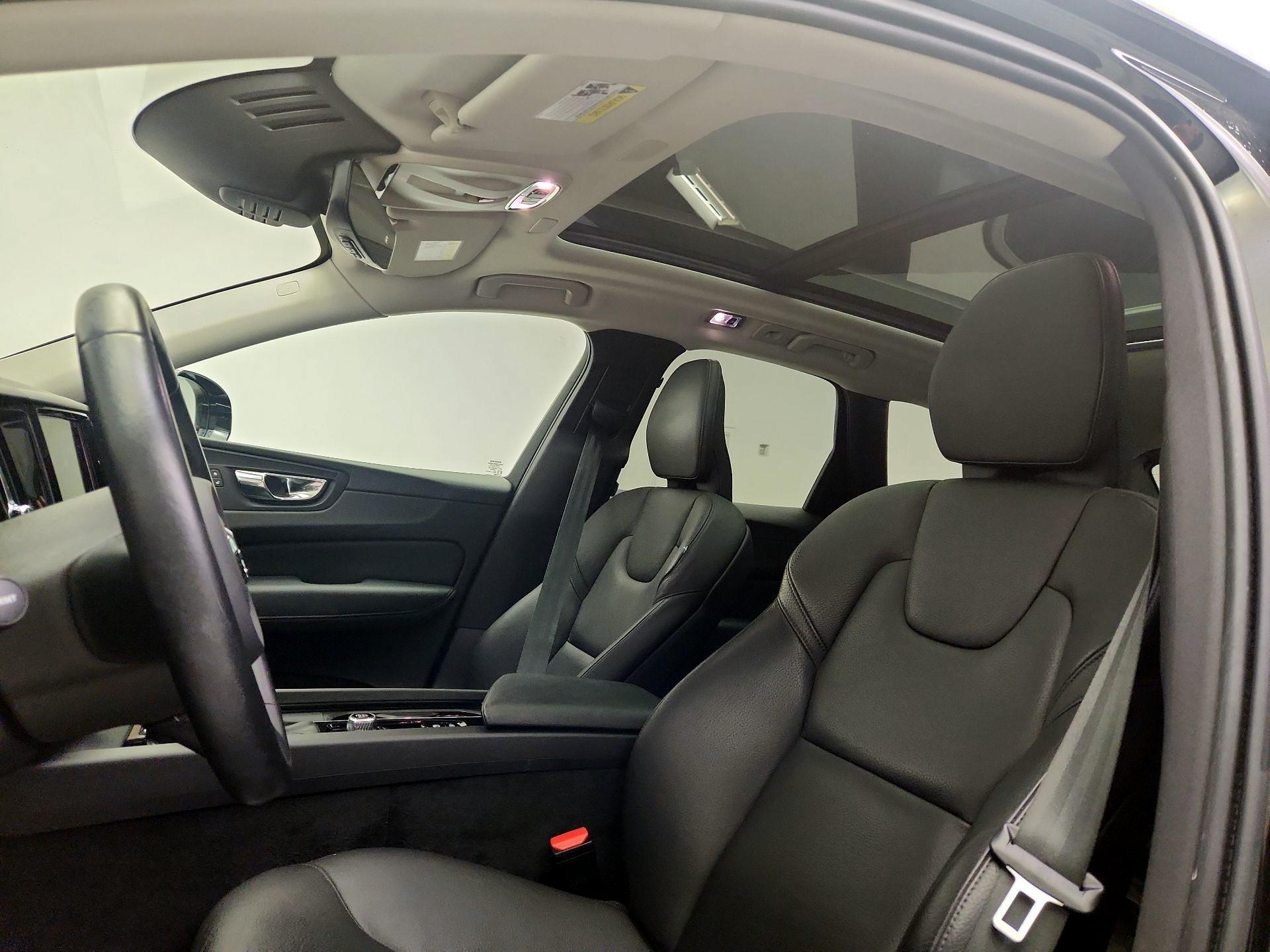 Thumbnail: 2021 Volvo XC60 - 20