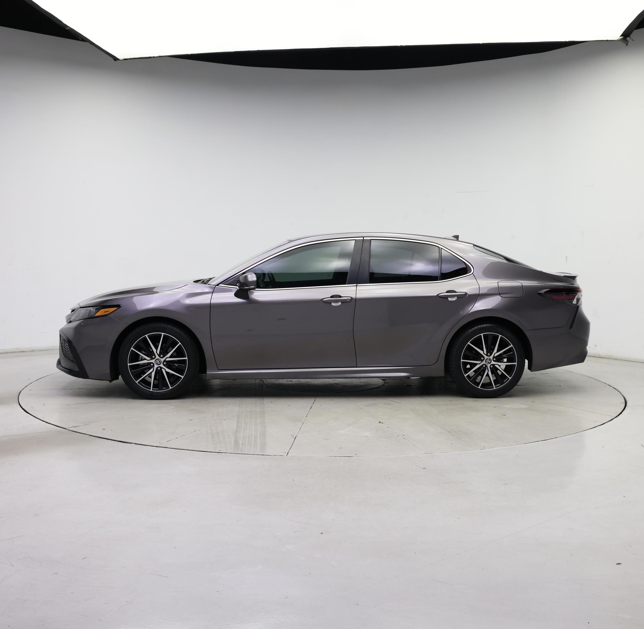 Thumbnail: 2022 Toyota Camry - 3