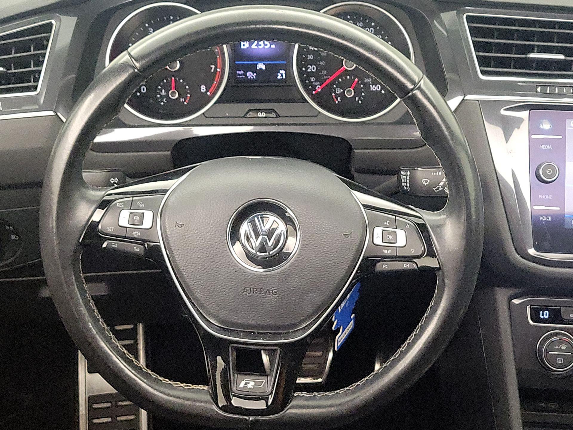 Thumbnail: 2021 Volkswagen Tiguan - 10
