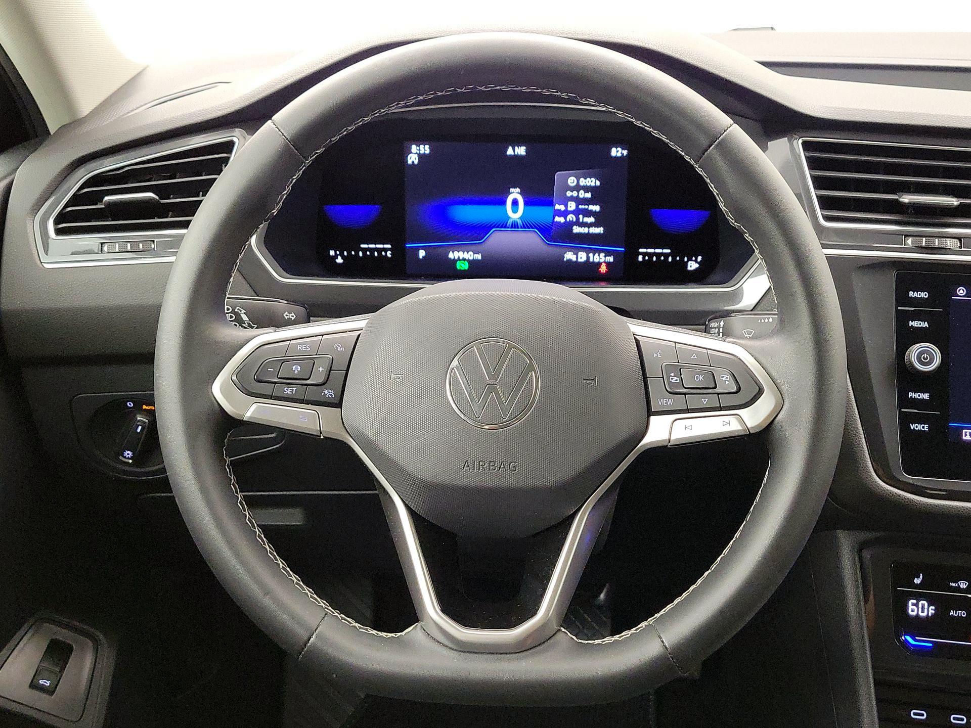 Thumbnail: 2022 Volkswagen Tiguan - 10