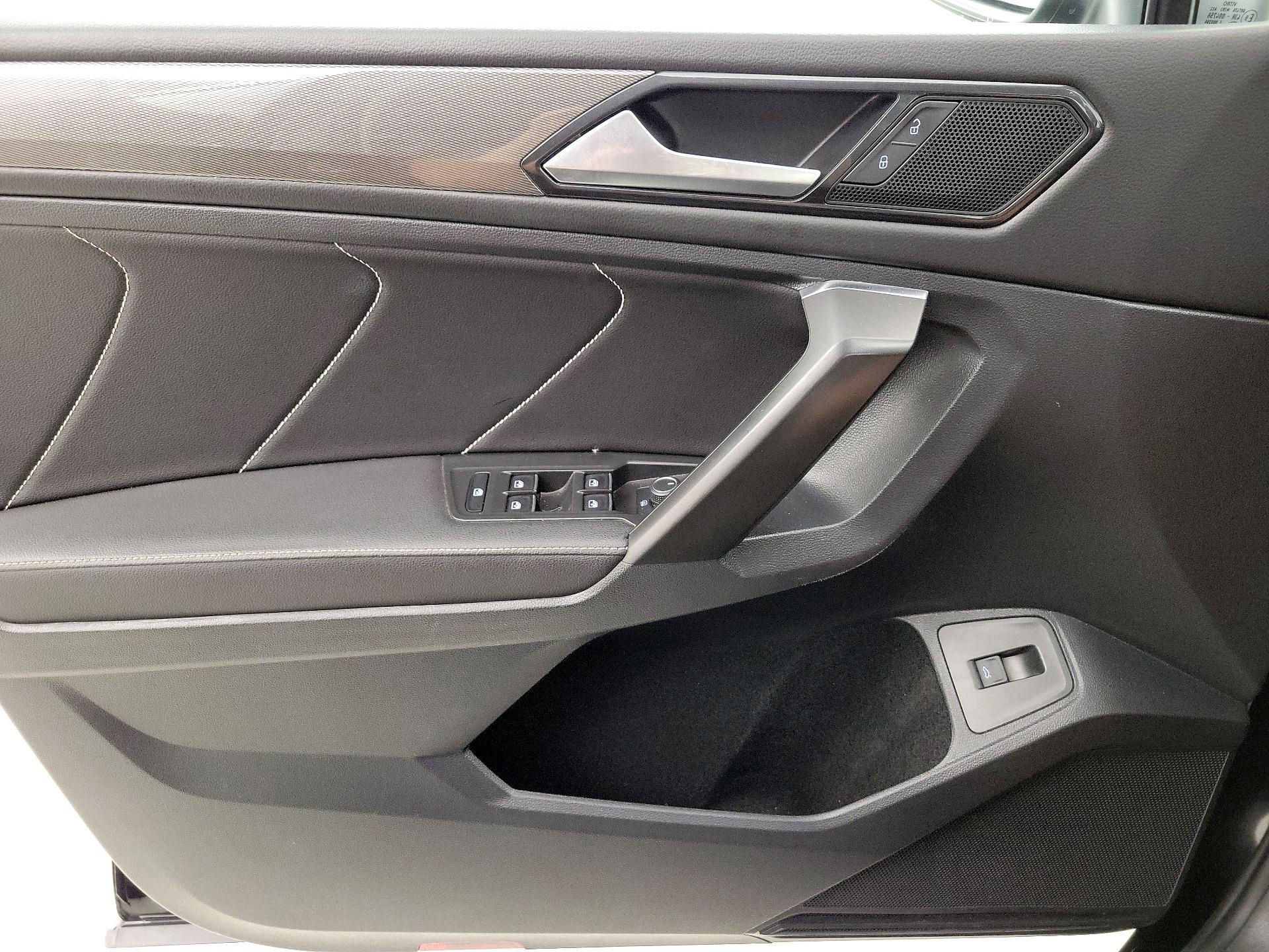 Thumbnail: 2022 Volkswagen Tiguan - 12
