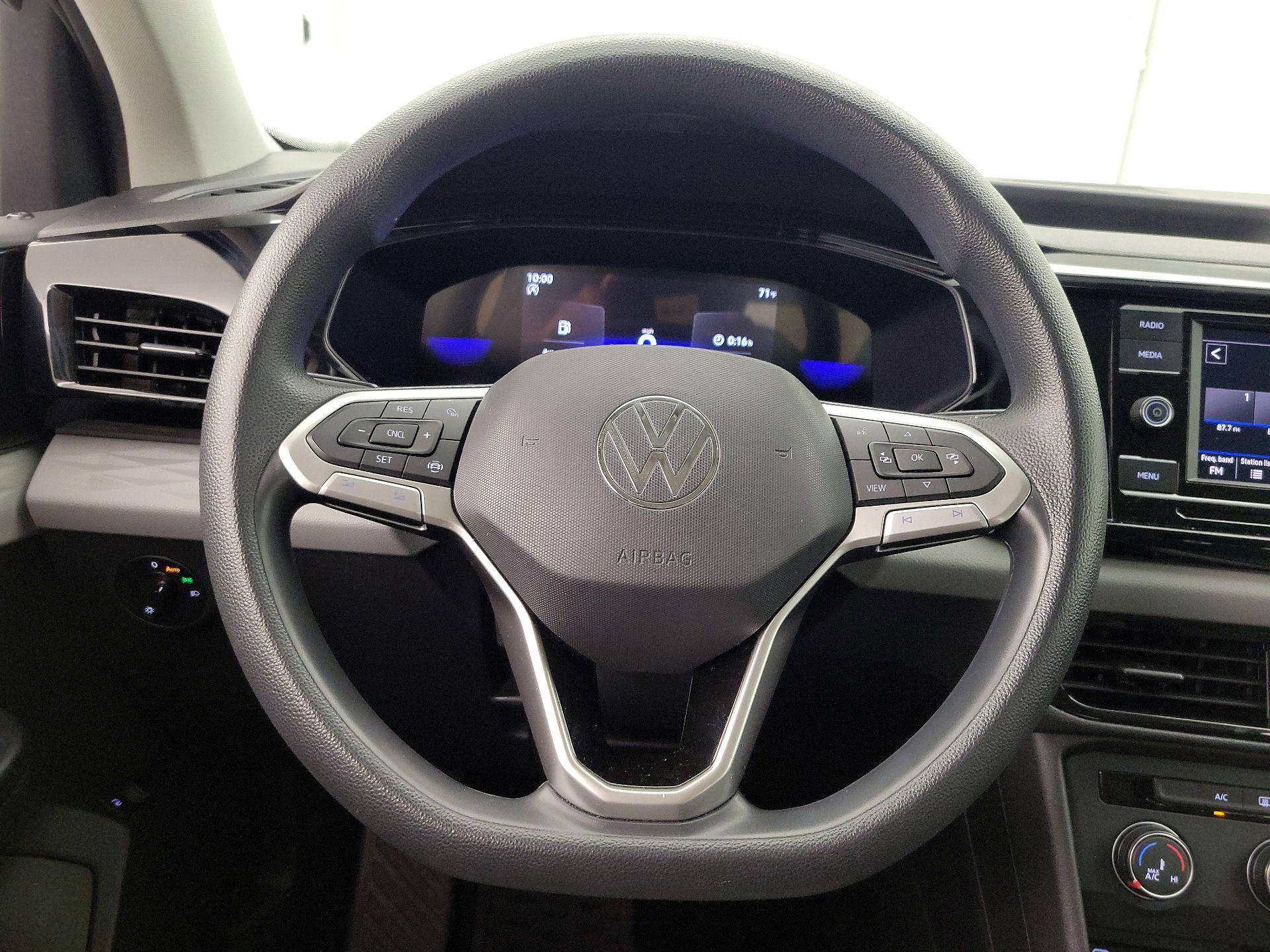 Thumbnail: 2022 Volkswagen Taos - 10