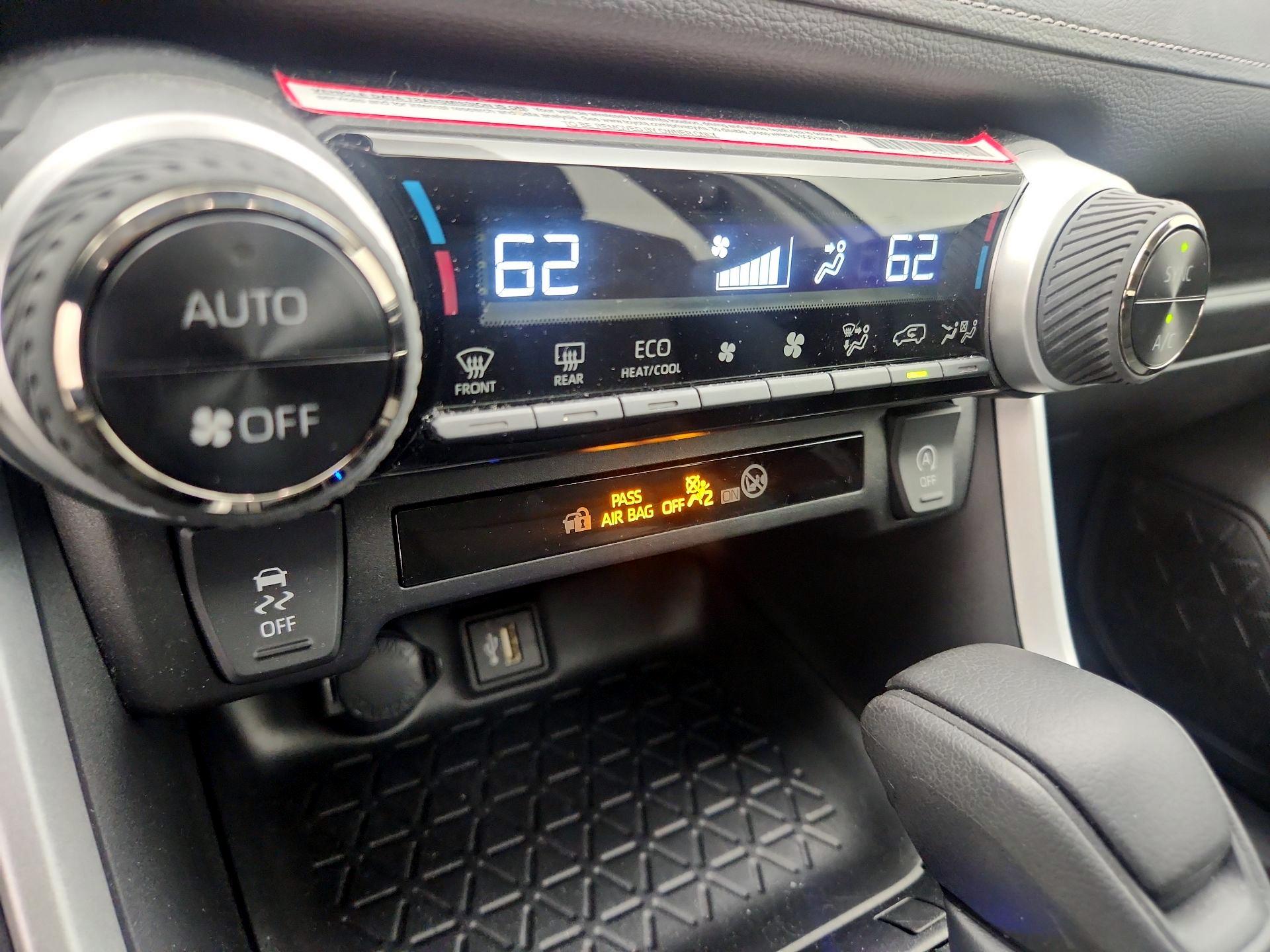 Thumbnail: 2024 Toyota RAV4 - 16