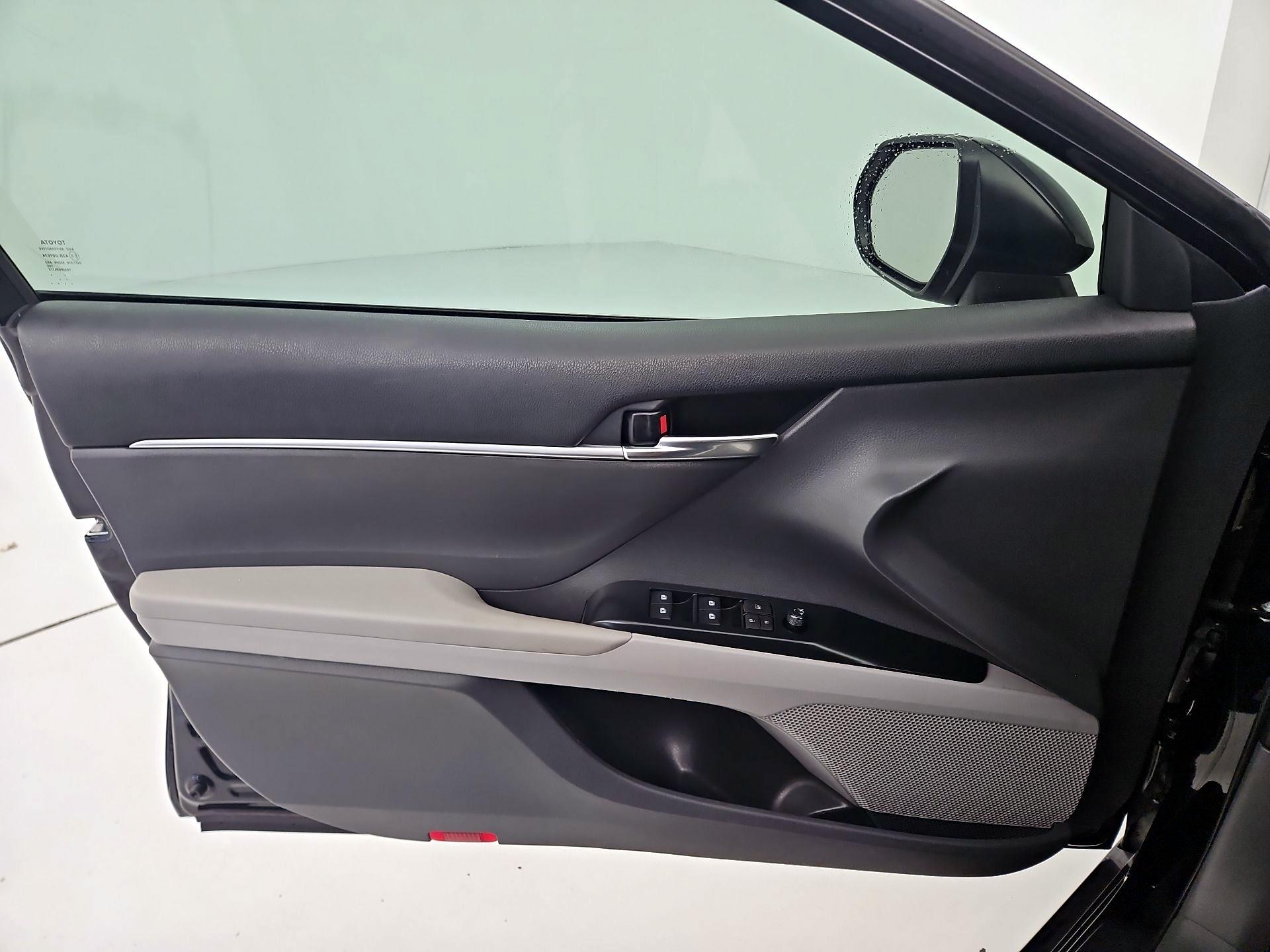 Thumbnail: 2020 Toyota Camry - 12