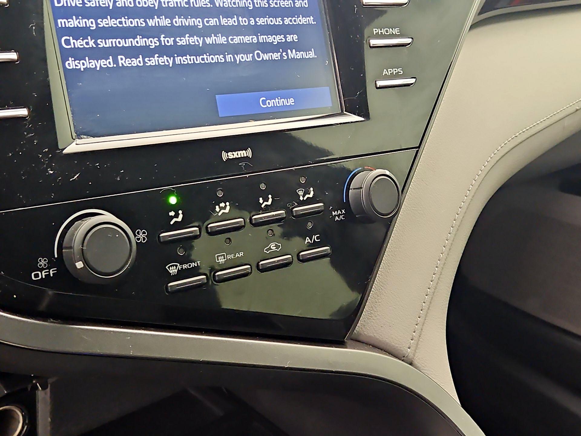 Thumbnail: 2020 Toyota Camry - 16