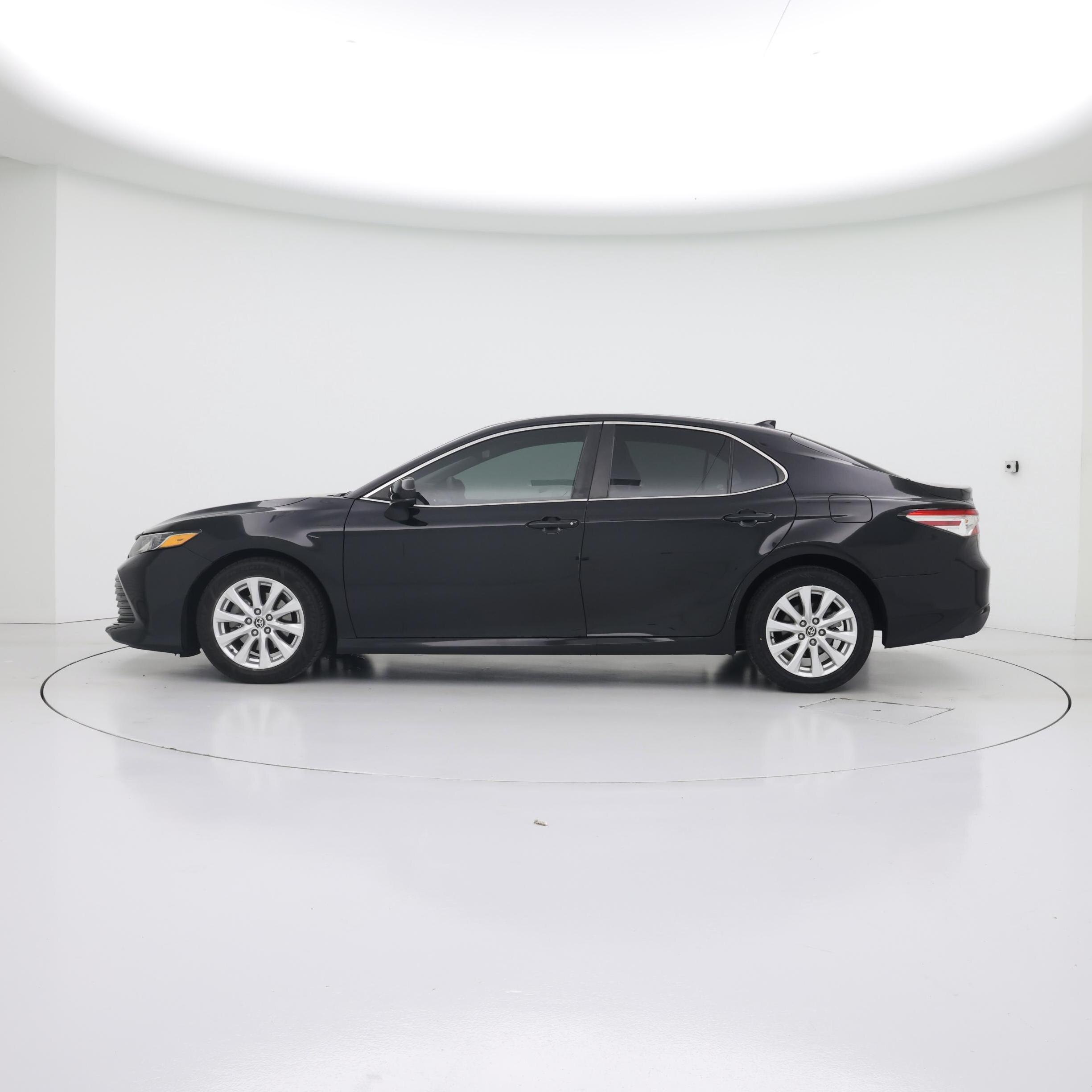 Thumbnail: 2020 Toyota Camry - 3