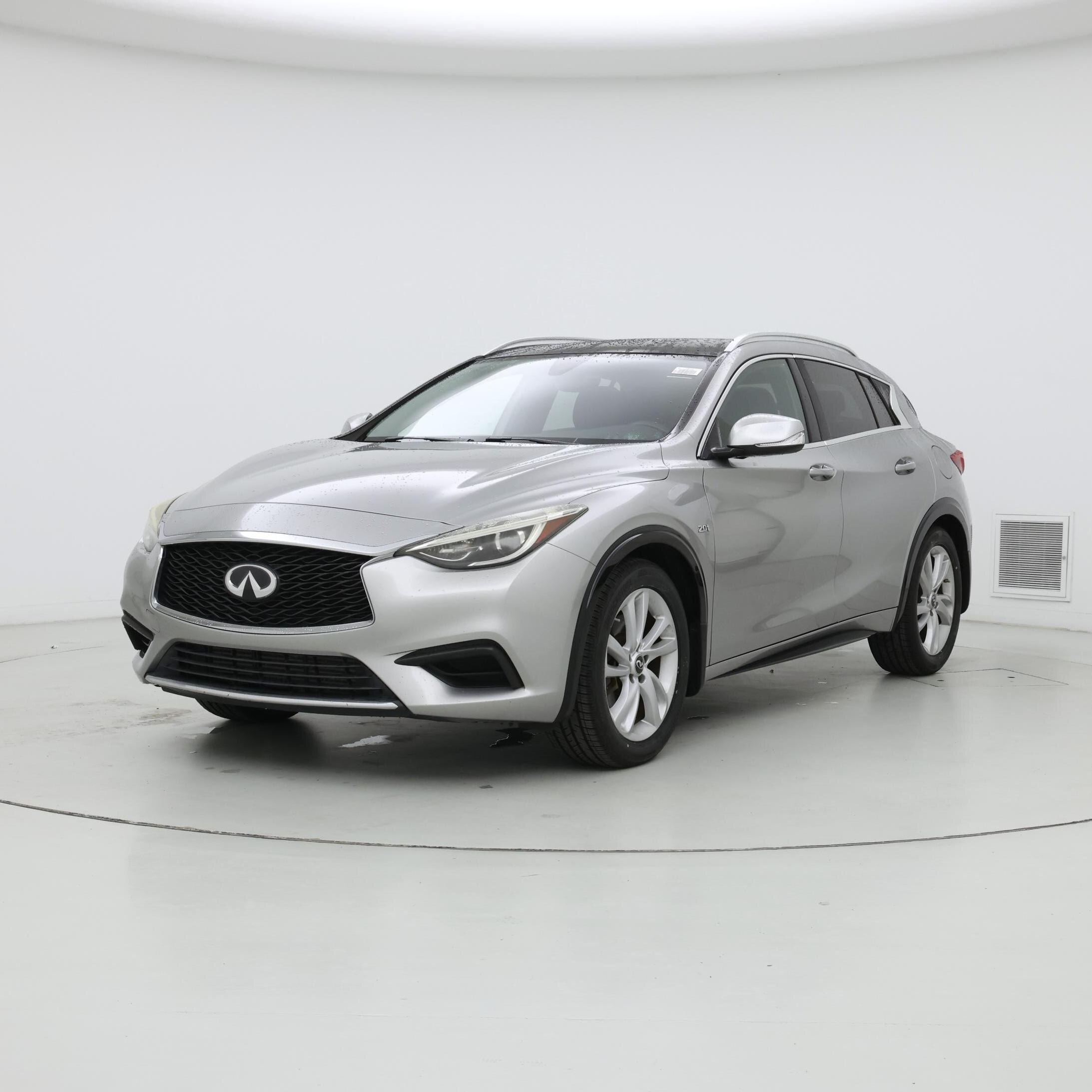 Thumbnail: 2018 INFINITI QX30 - 4