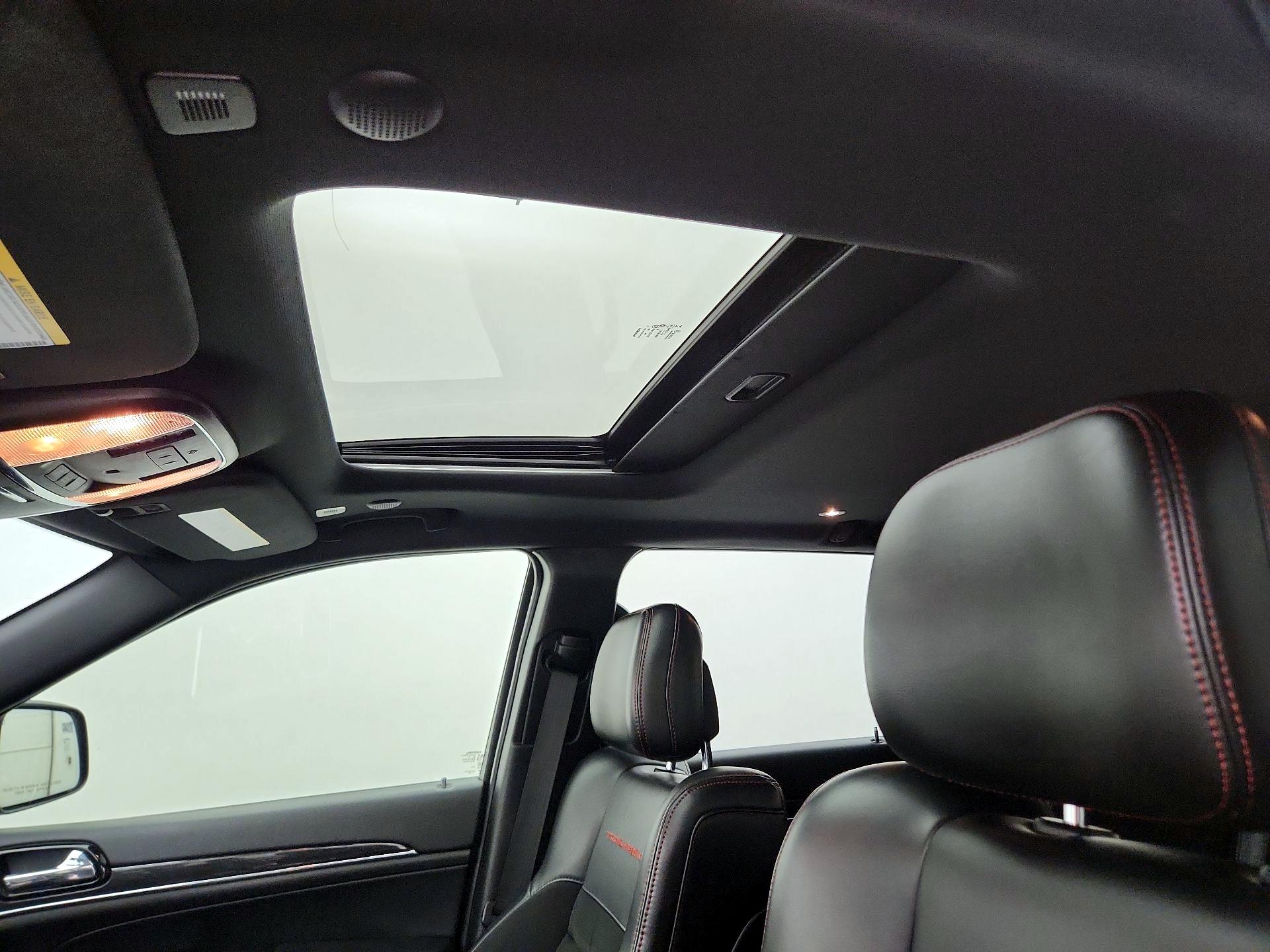 Thumbnail: 2020 Jeep Grand Cherokee - 20