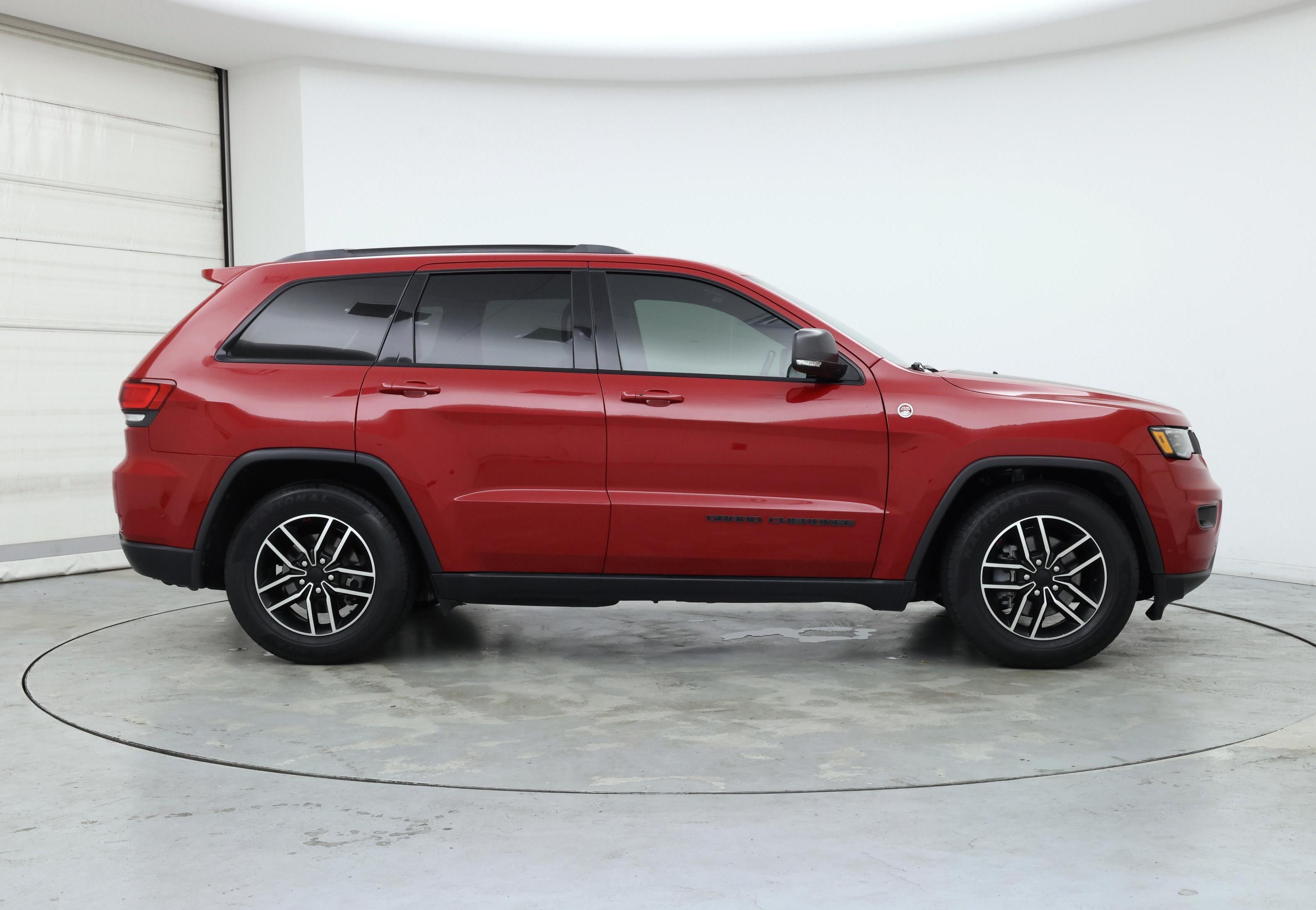 Thumbnail: 2020 Jeep Grand Cherokee - 7