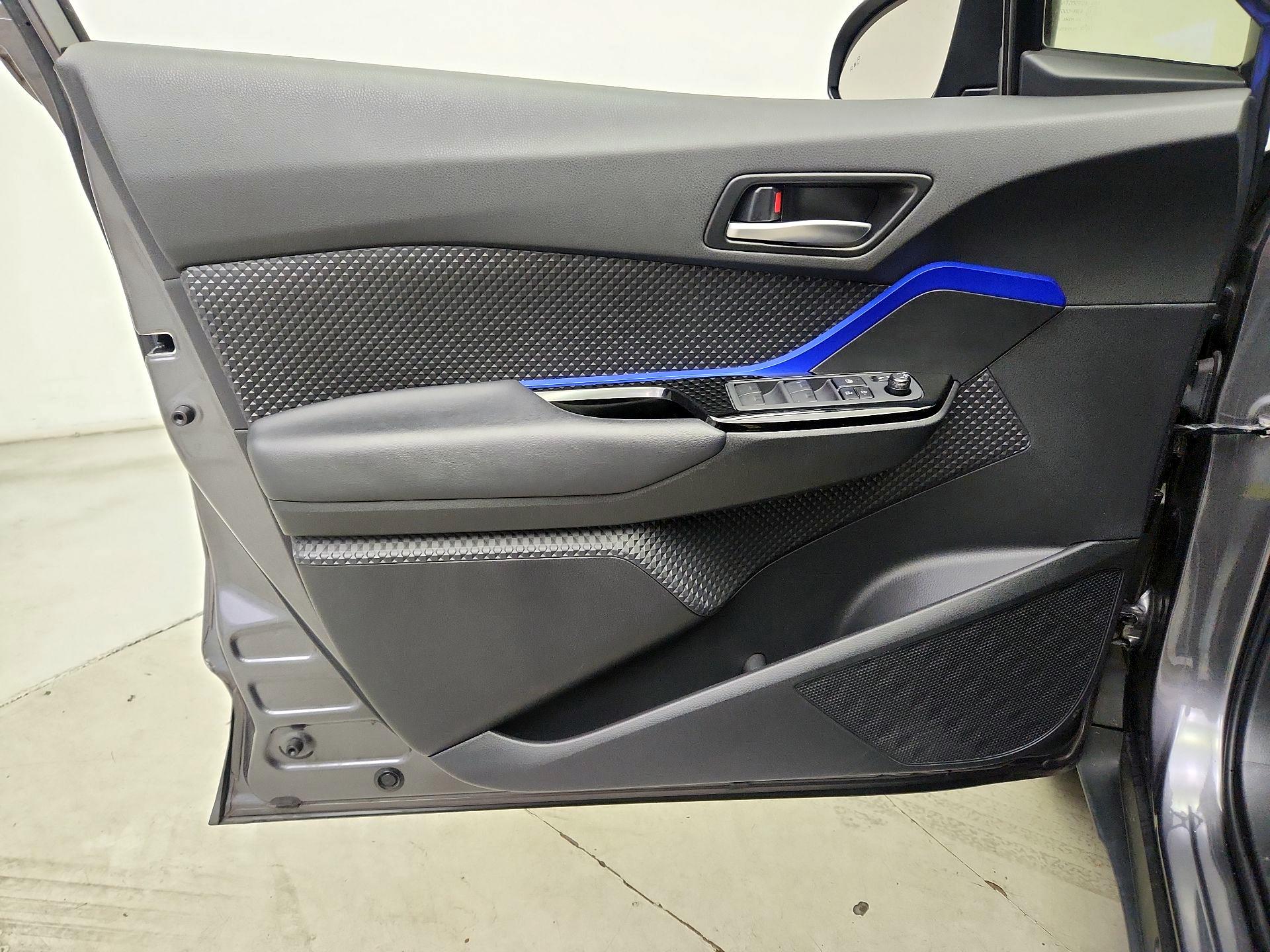 Thumbnail: 2021 Toyota C-HR - 12