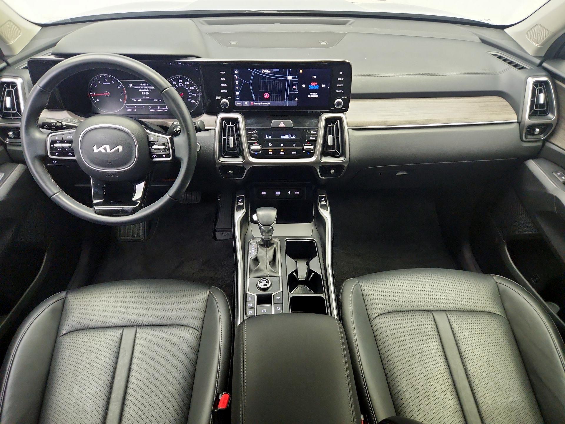 Thumbnail: 2023 Kia Sorento - 9