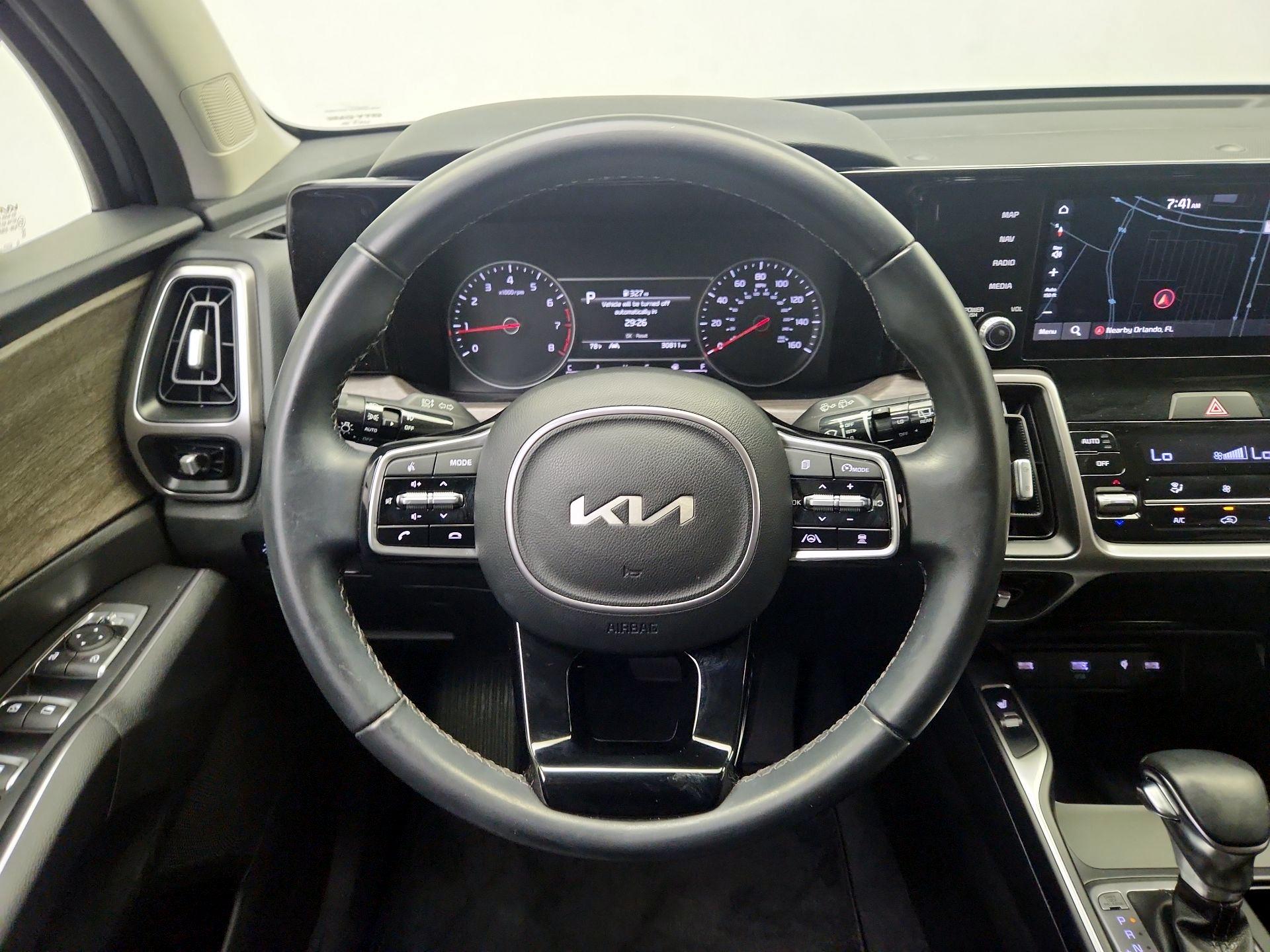 Thumbnail: 2023 Kia Sorento - 10