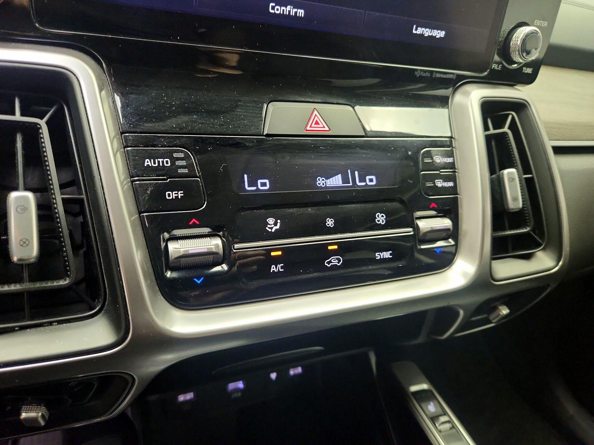 Thumbnail: 2023 Kia Sorento - 17