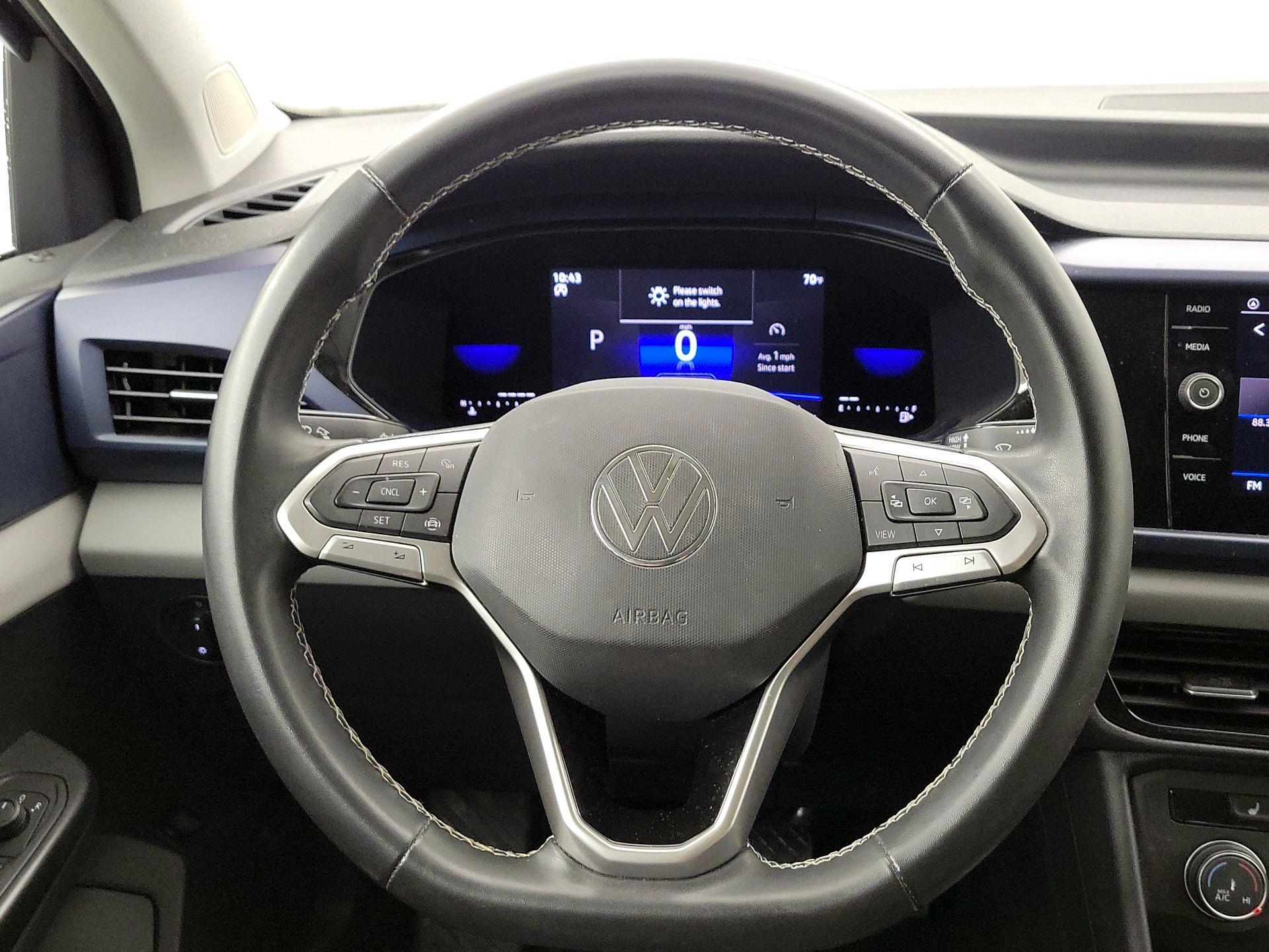 Thumbnail: 2022 Volkswagen Taos - 10