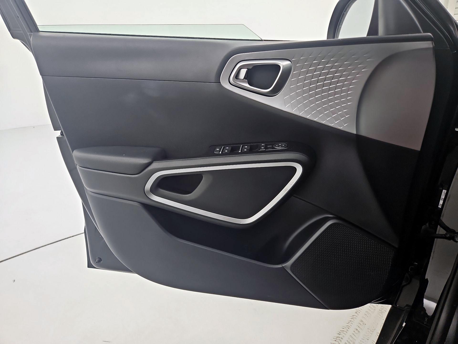 Thumbnail: 2020 Kia Soul - 12