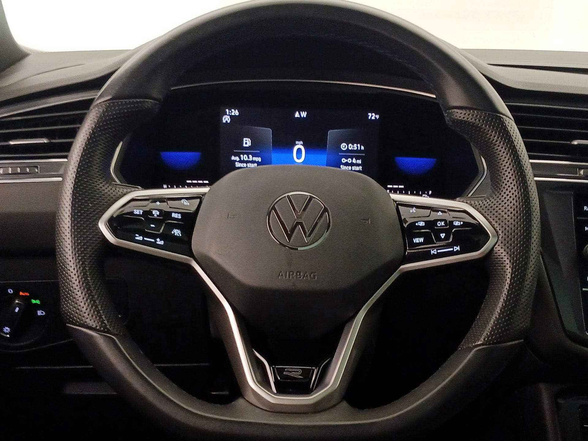 Thumbnail: 2022 Volkswagen Tiguan - 10