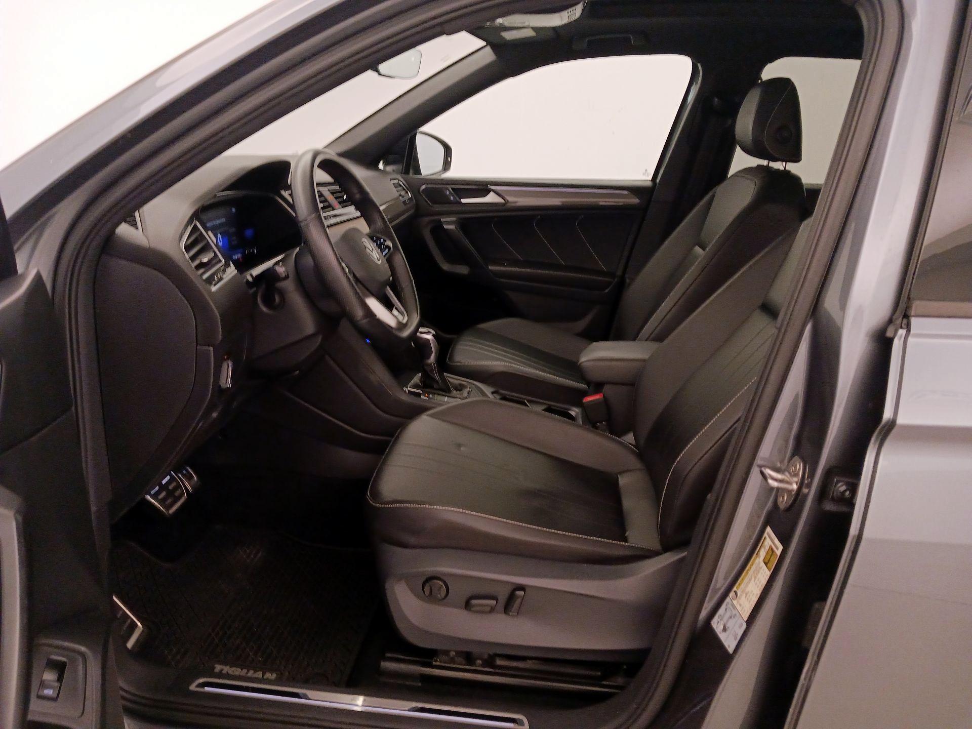 Thumbnail: 2022 Volkswagen Tiguan - 11