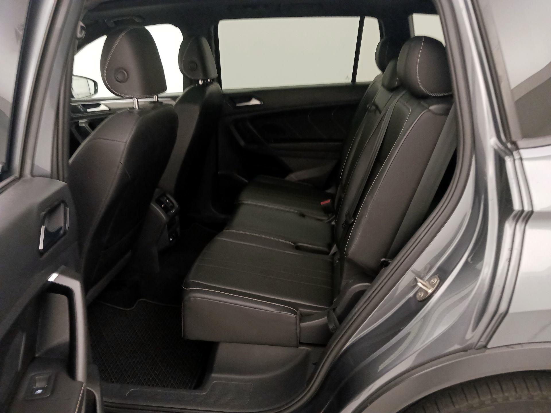 Thumbnail: 2022 Volkswagen Tiguan - 20