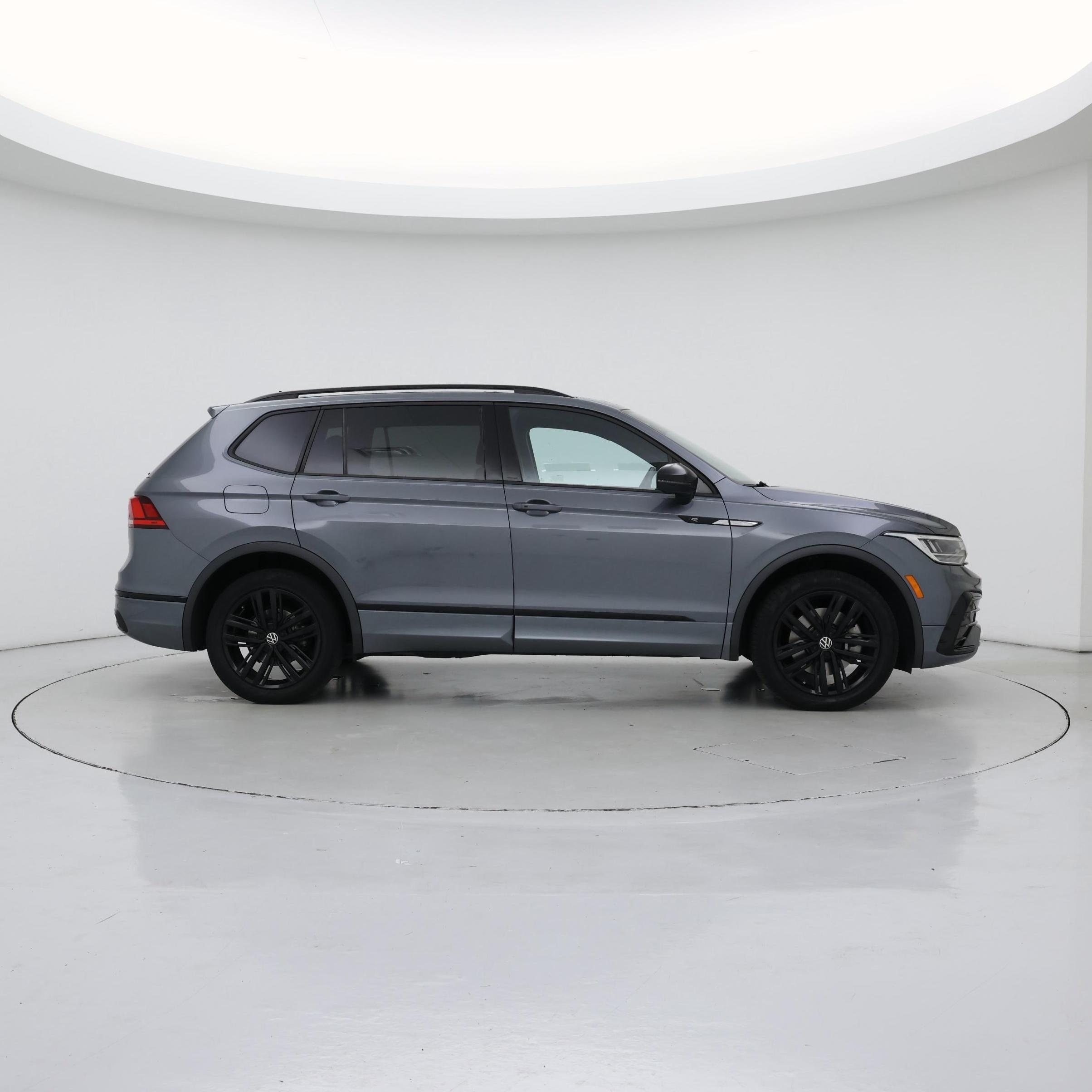 Thumbnail: 2022 Volkswagen Tiguan - 7