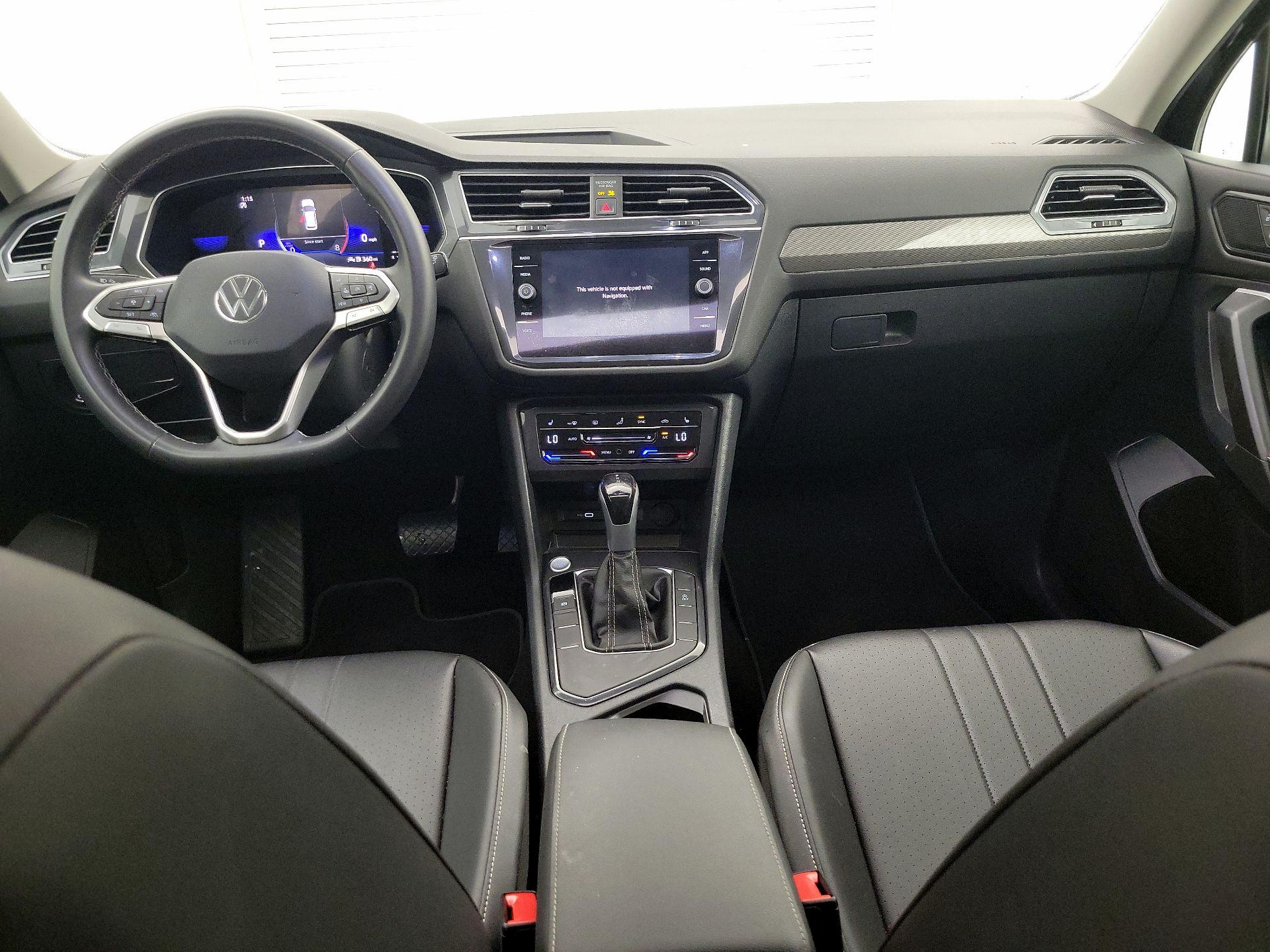 Thumbnail: 2023 Volkswagen Tiguan - 9