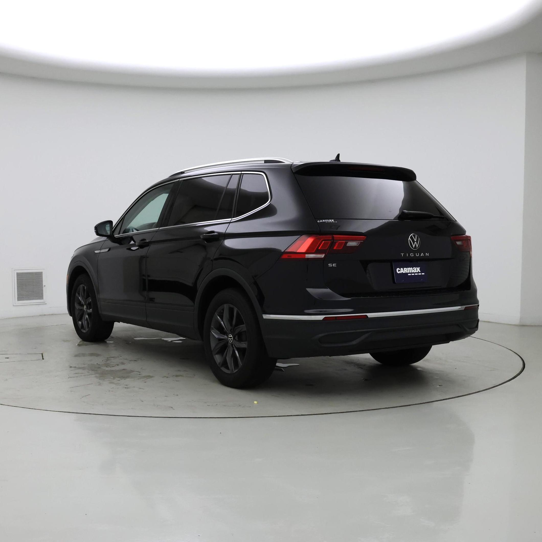 Thumbnail: 2023 Volkswagen Tiguan - 2