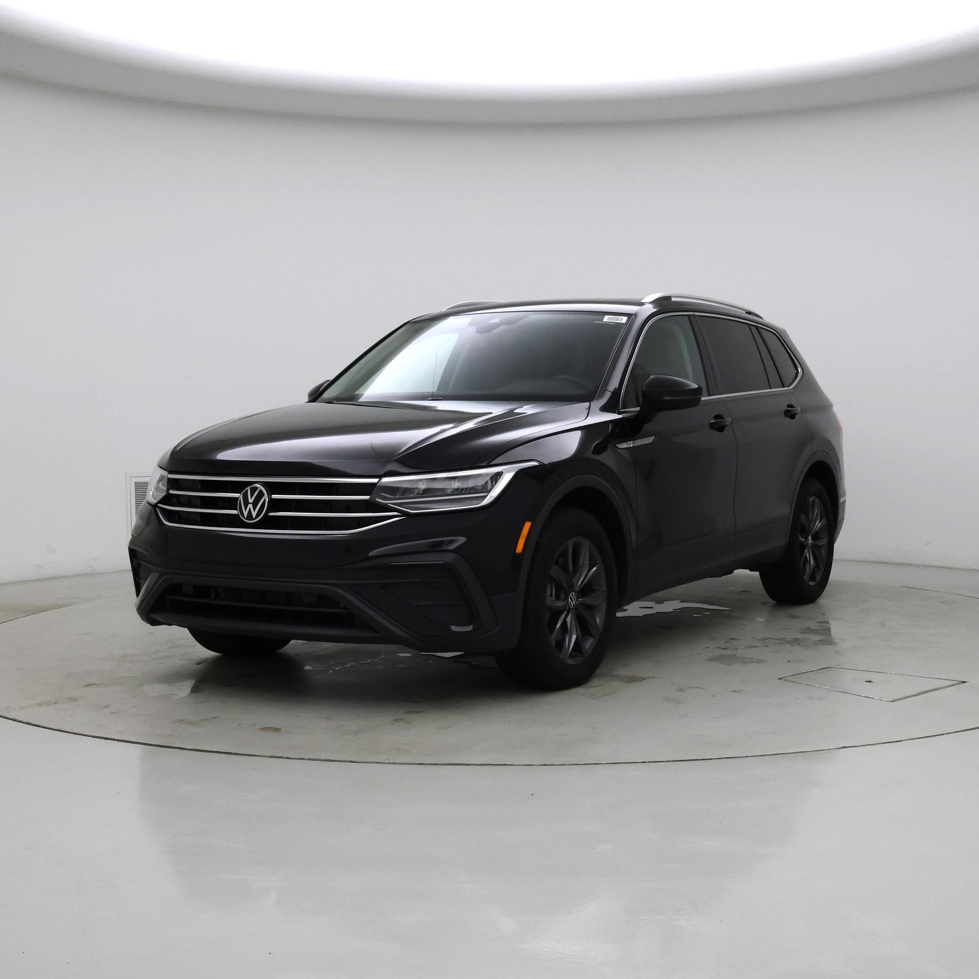 Thumbnail: 2023 Volkswagen Tiguan - 4