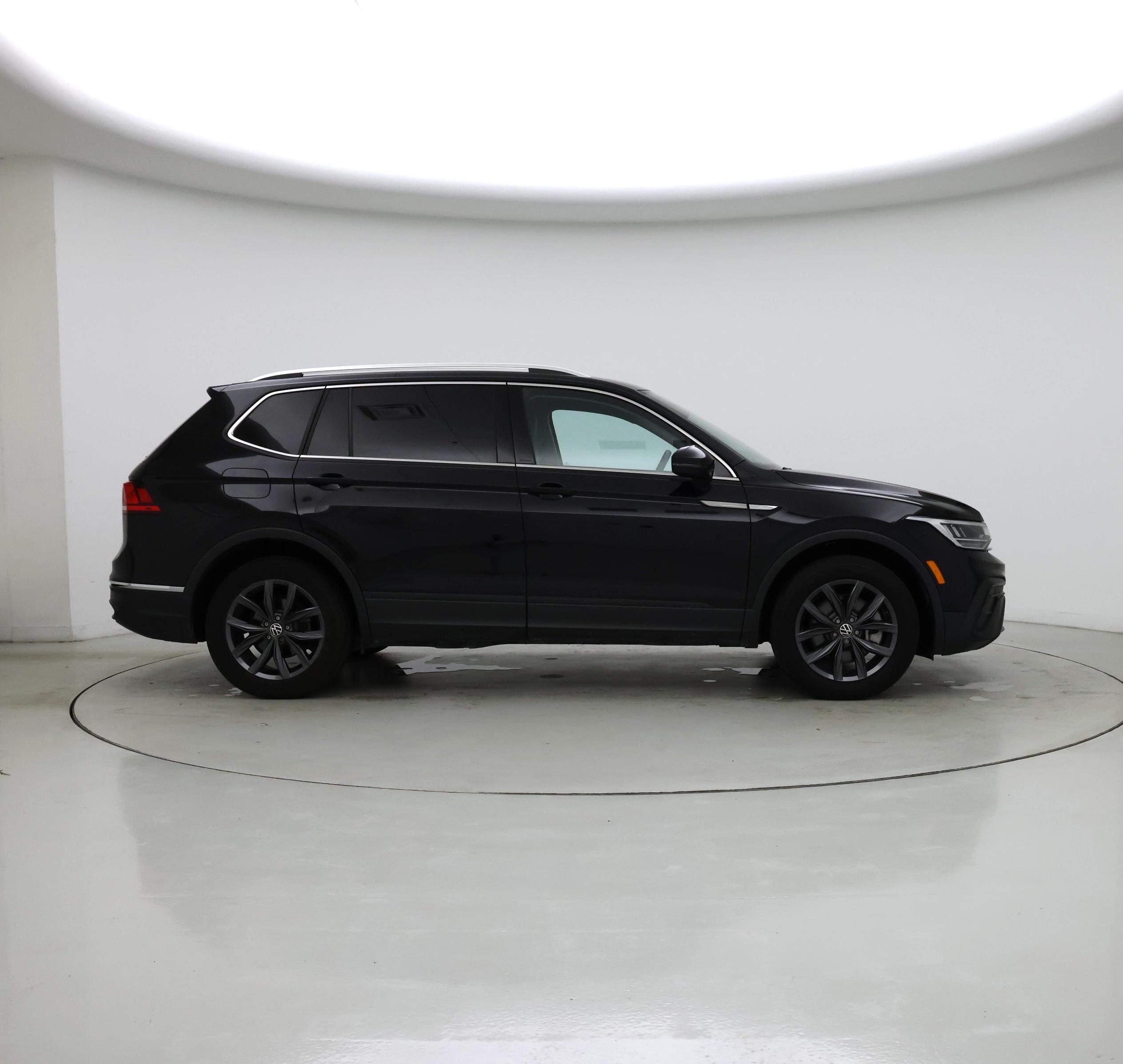 Thumbnail: 2023 Volkswagen Tiguan - 7