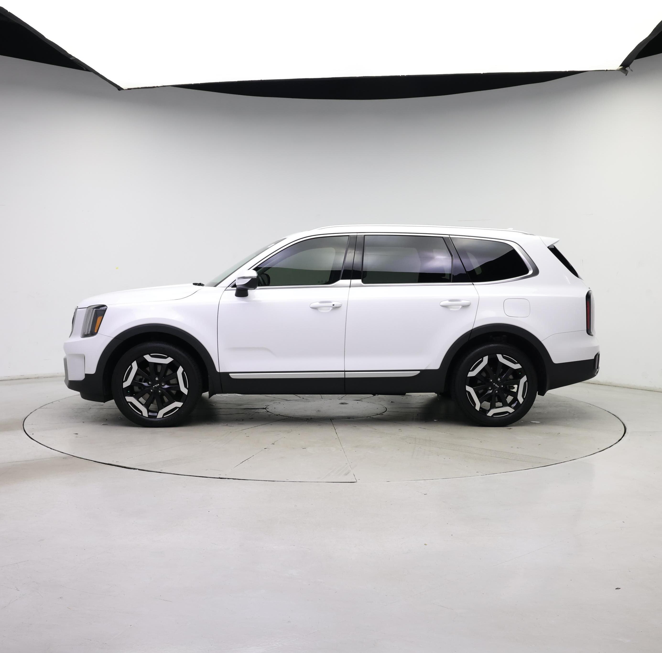 Thumbnail: 2023 Kia Telluride - 3
